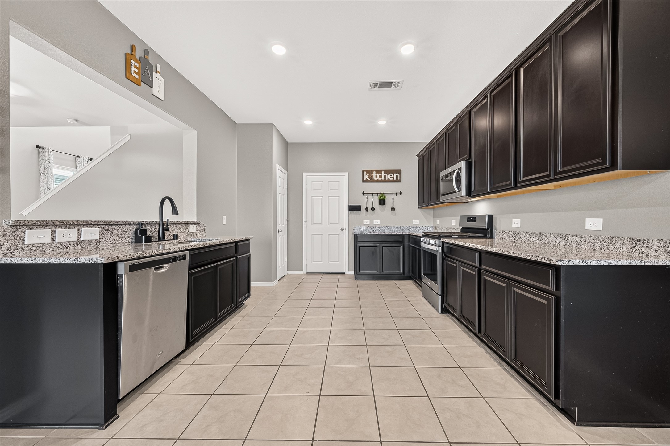 5911 Waggoner Ranch Trail Property Photo 13