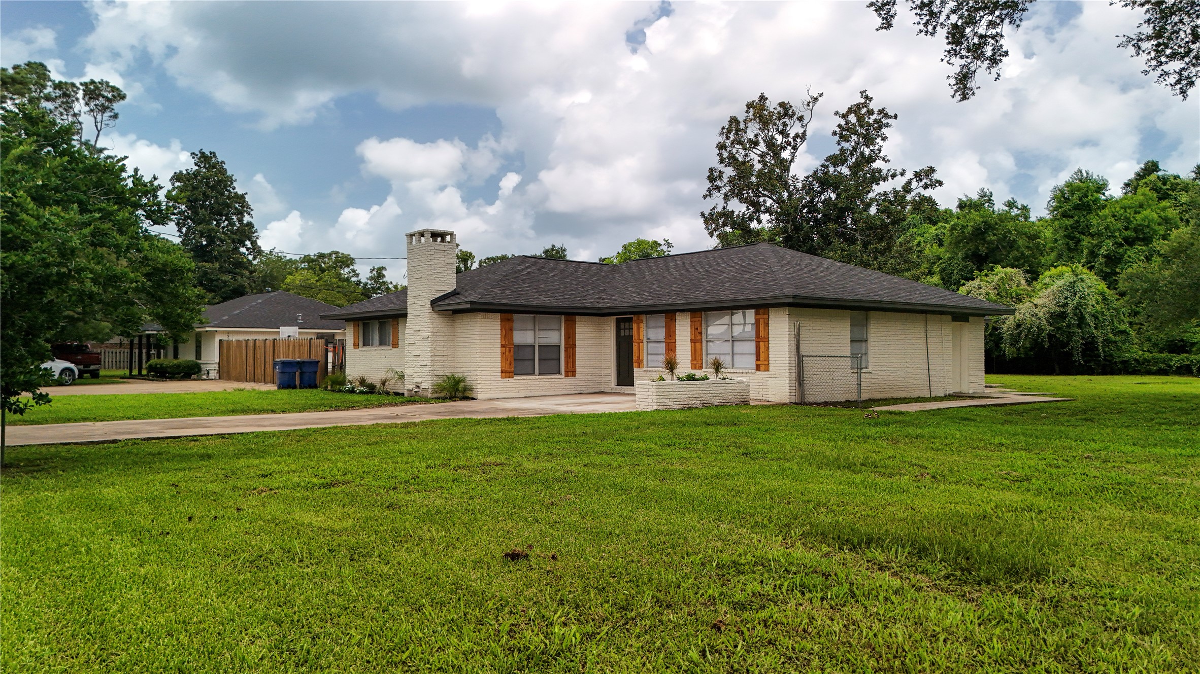 223 Lee Avenue Property Photo 1