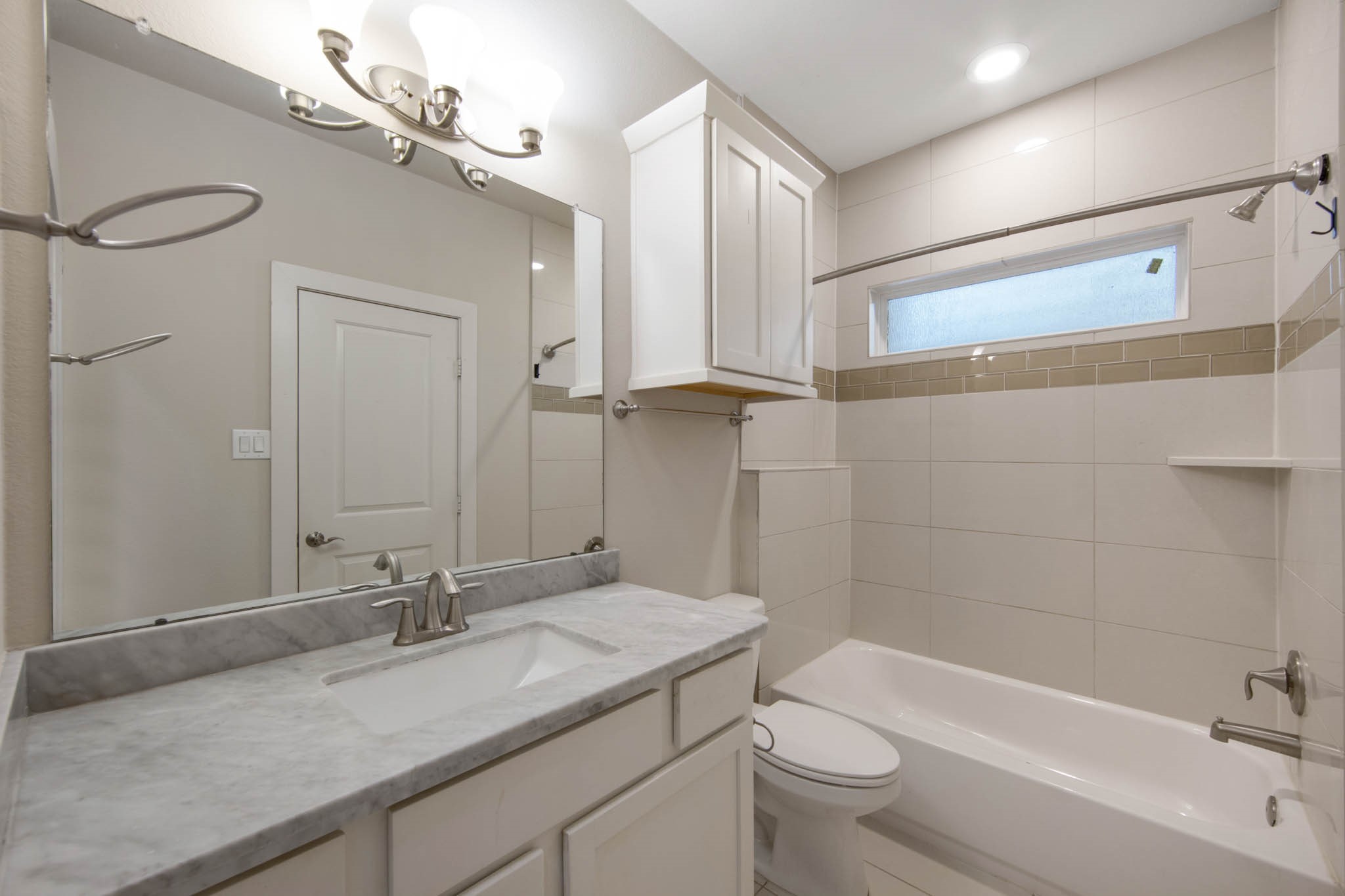 953 W 24th Street Property Photo 5