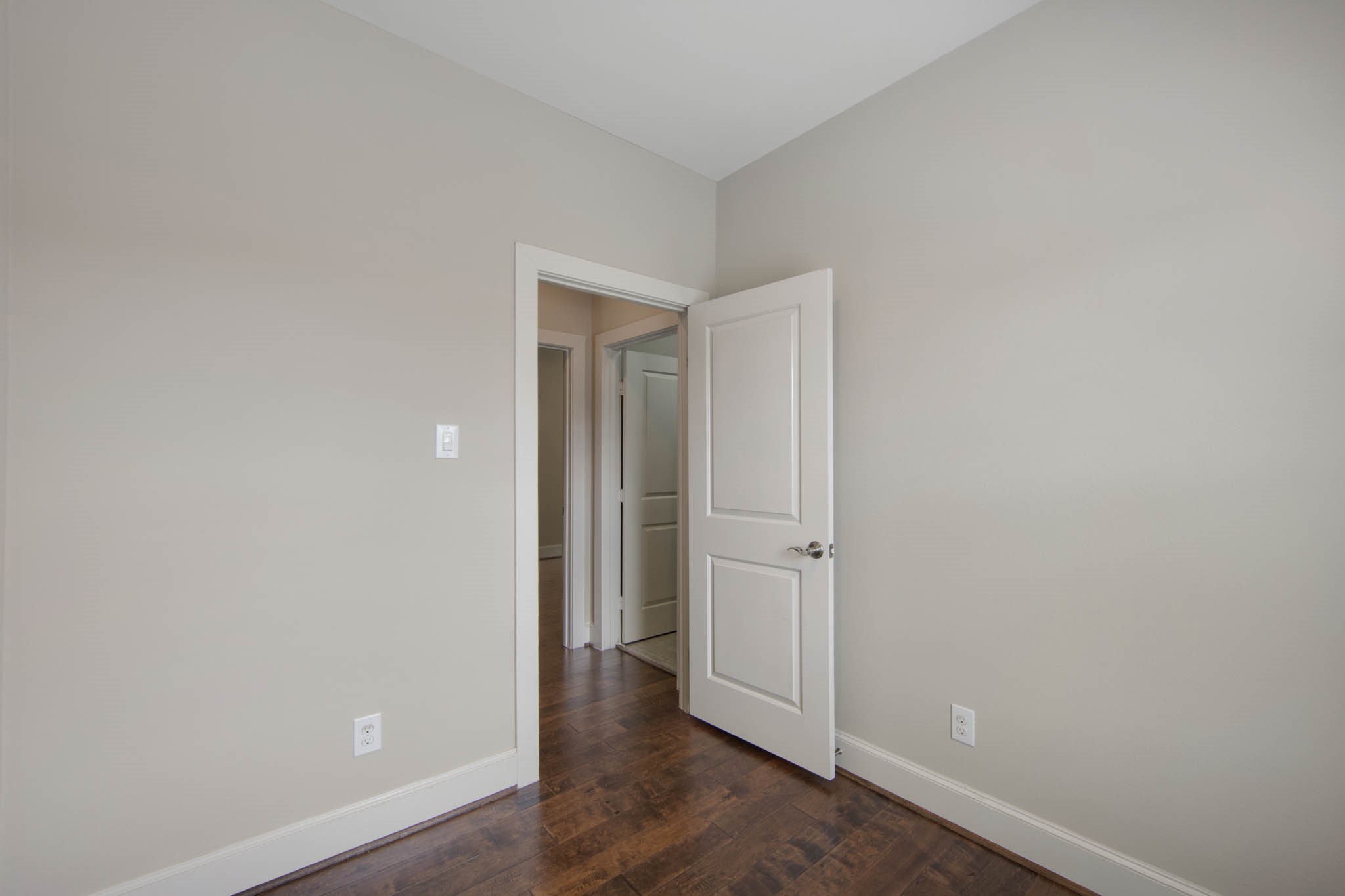 953 W 24th Street Property Photo 29
