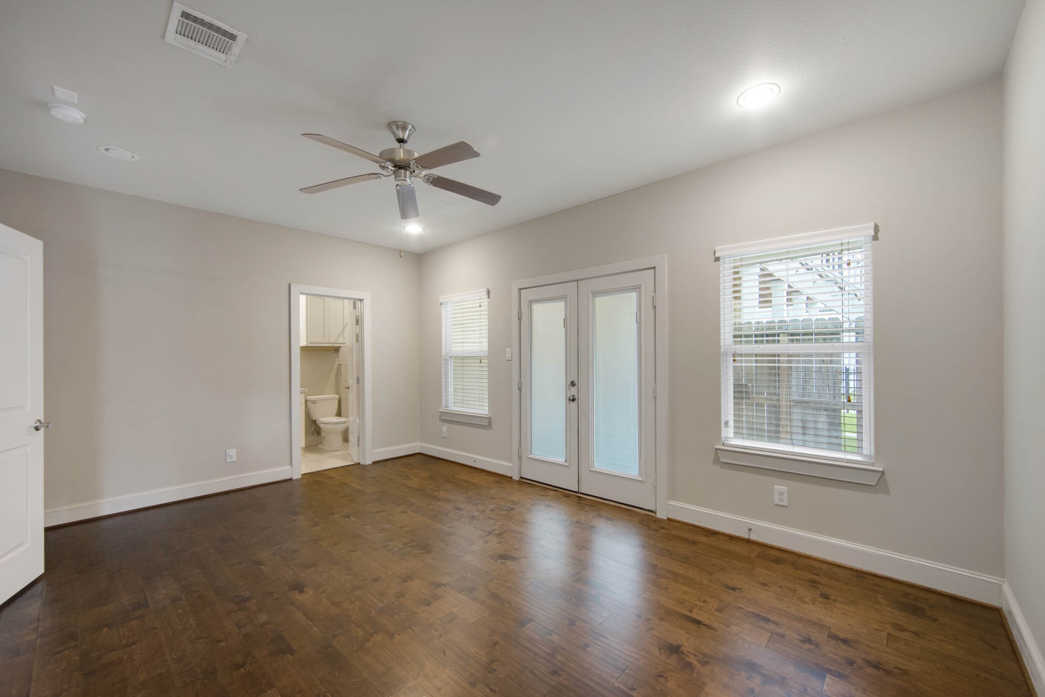 953 W 24th Street Property Photo 50