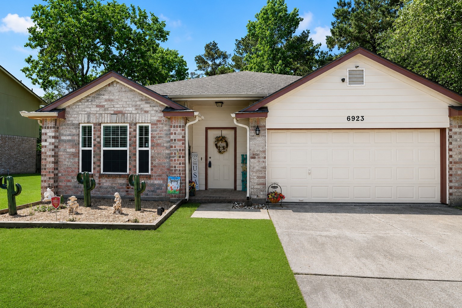 6923 Grant Drive Property Photo 1