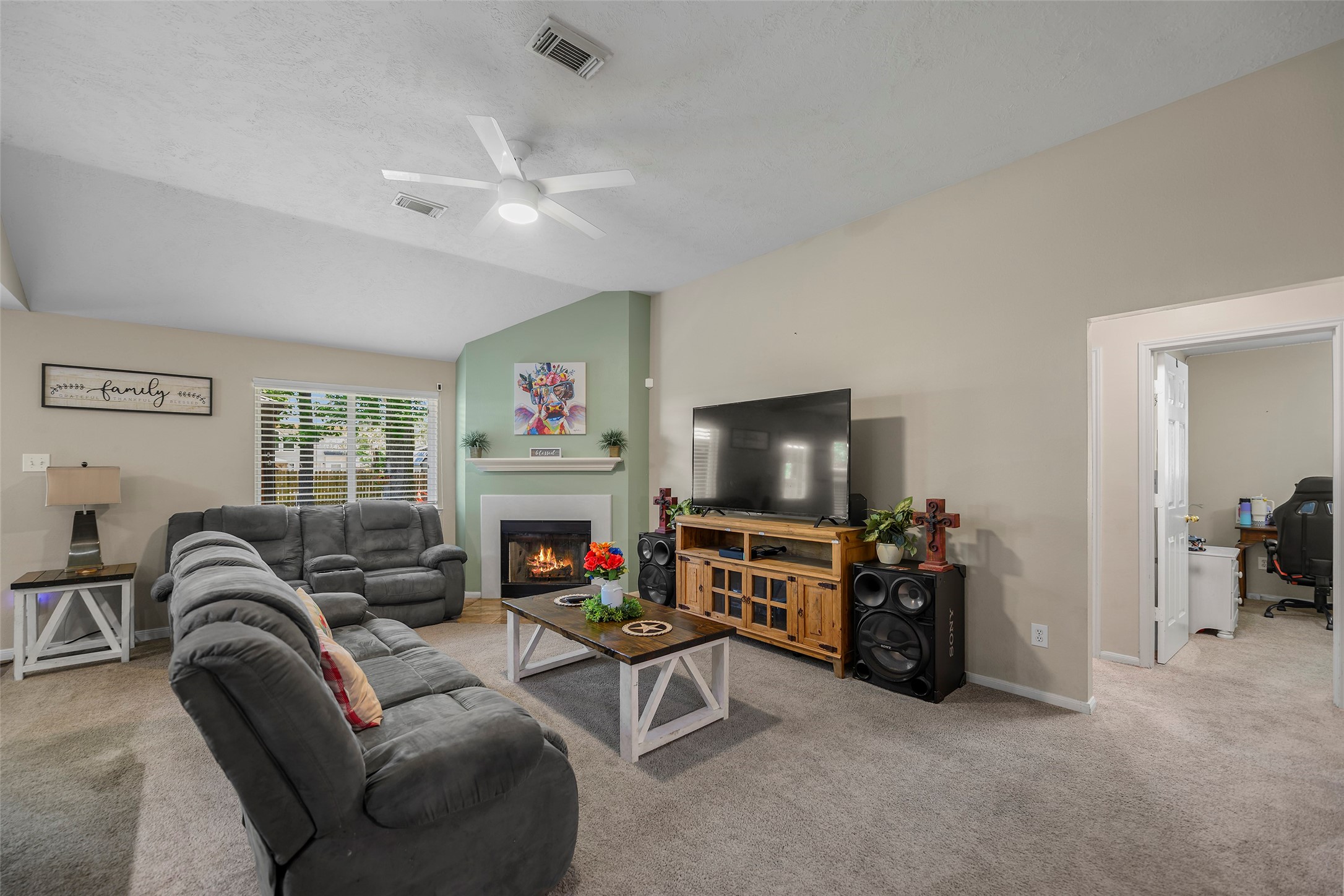 6923 Grant Drive Property Photo 6