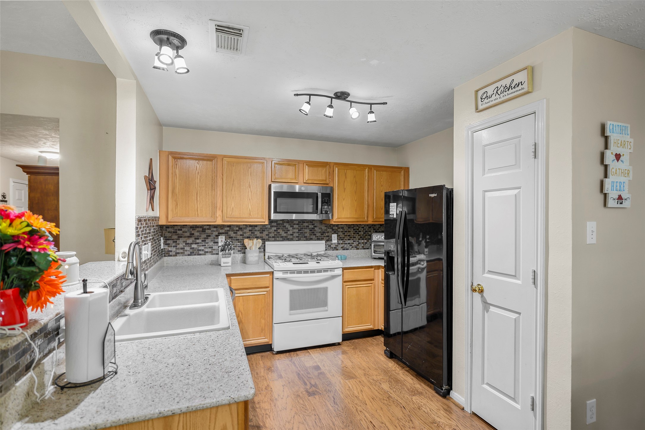 6923 Grant Drive Property Photo 10