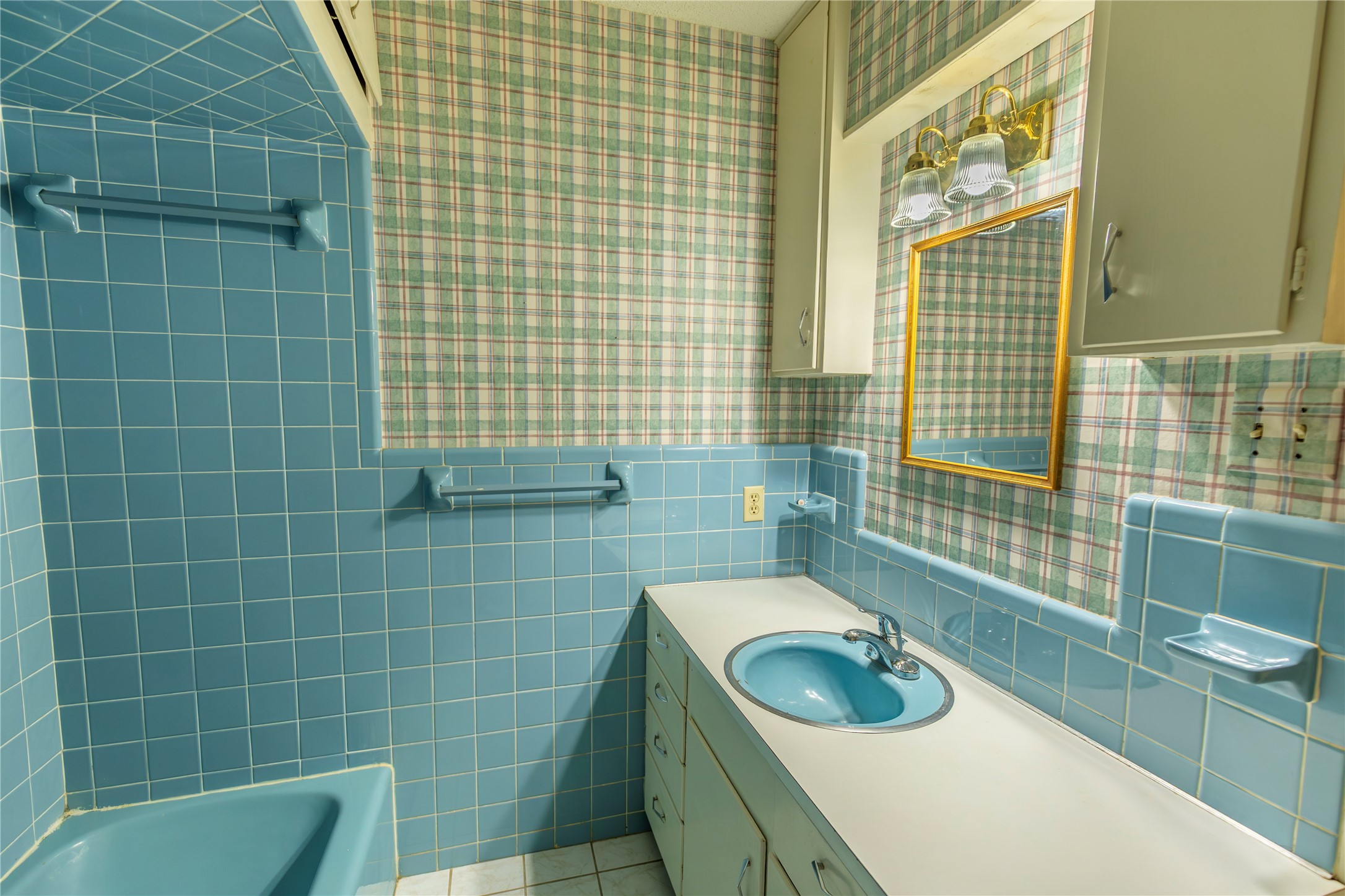 1092 South Holland Street Property Photo 5