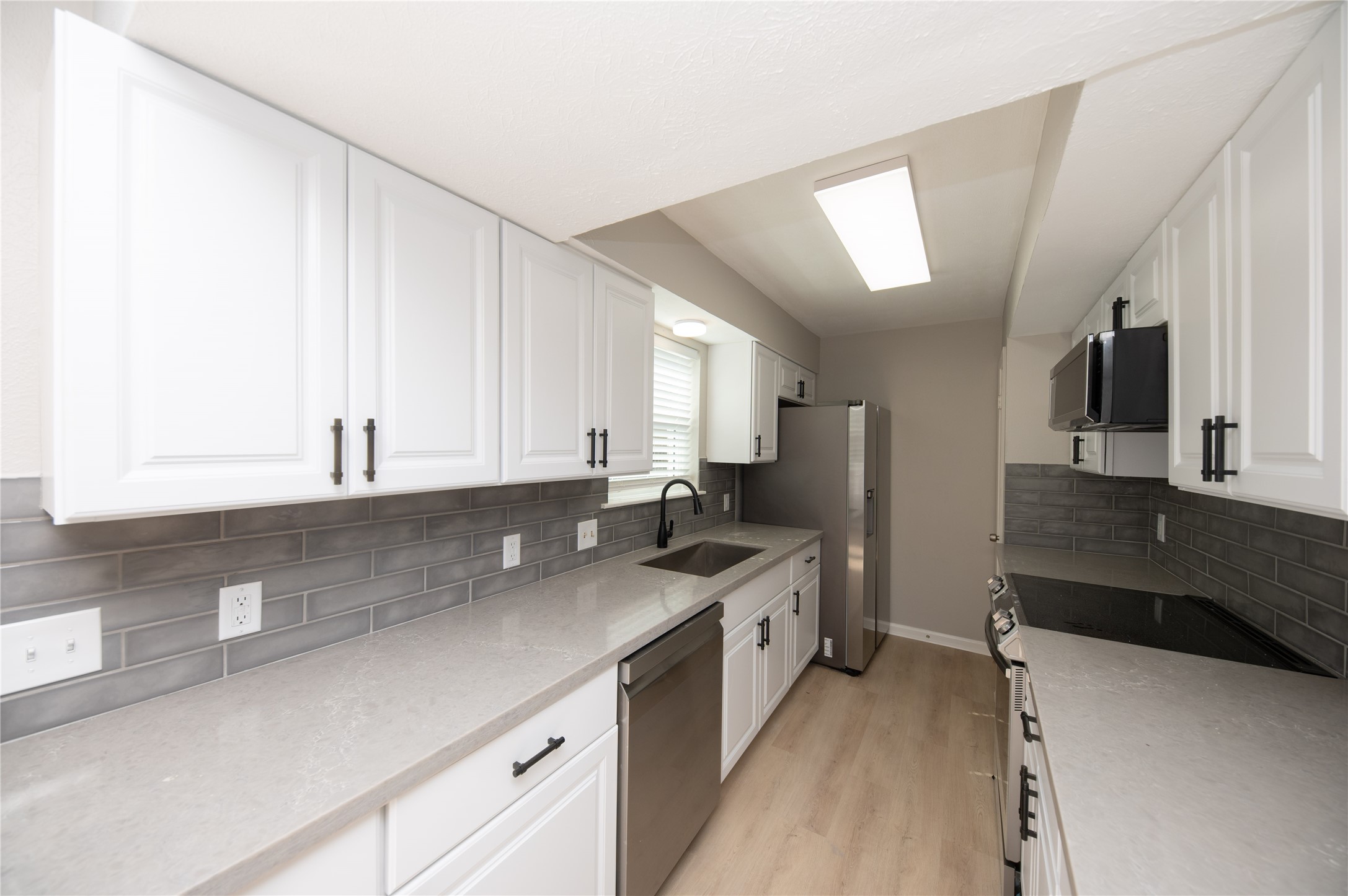 4220 Belle Park Drive Property Photo 4