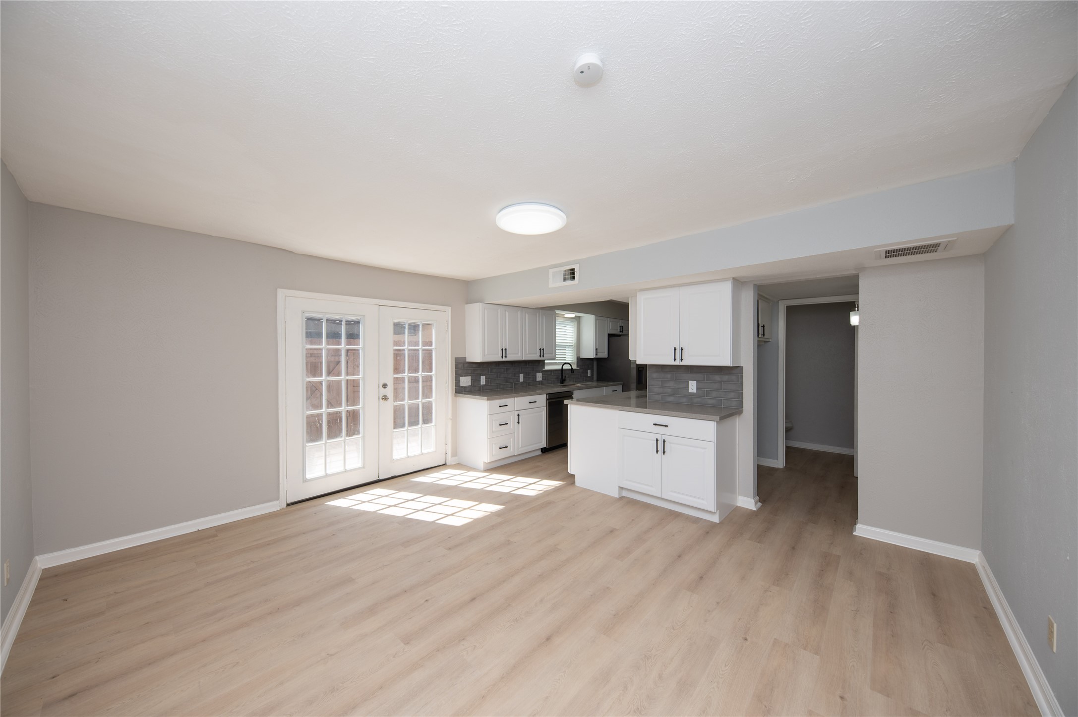 4220 Belle Park Drive Property Photo 8