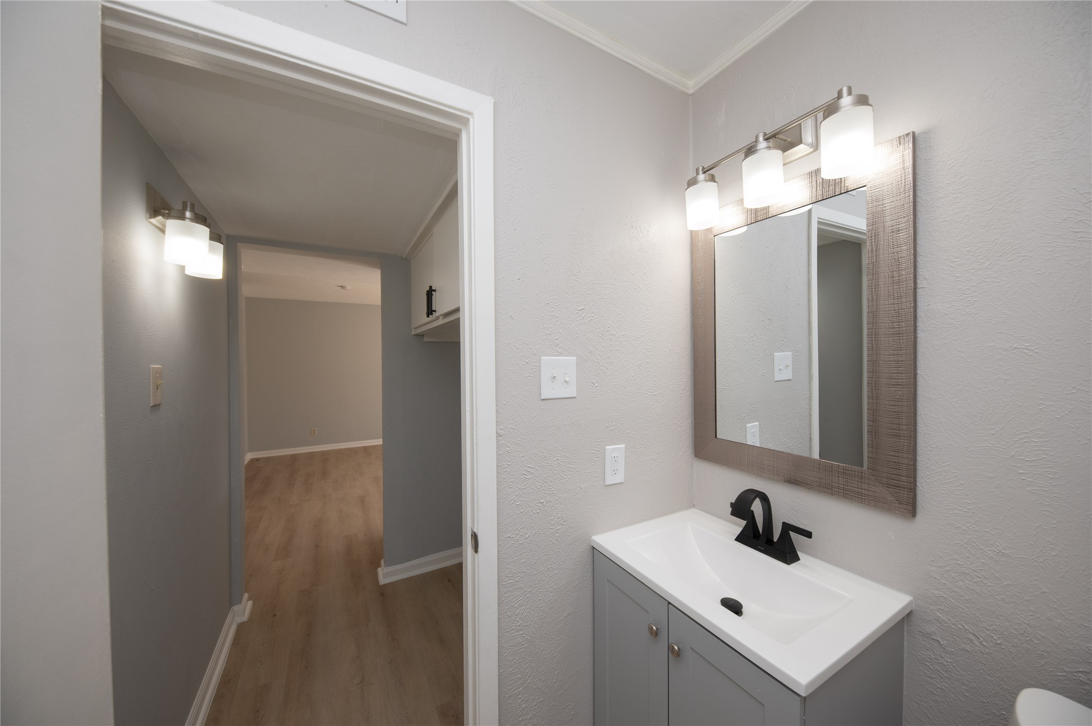 4220 Belle Park Drive Property Photo 10