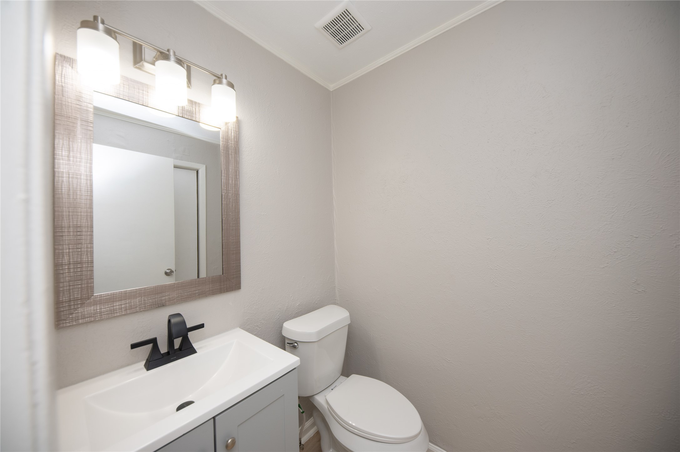 4220 Belle Park Drive Property Photo 11