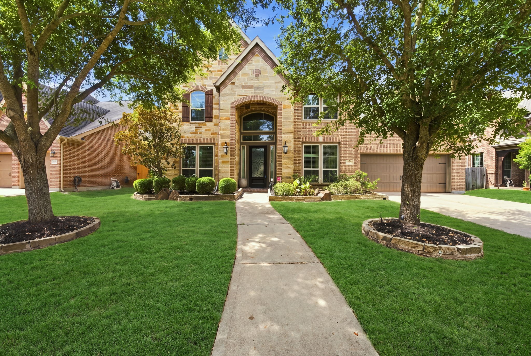 3923 Pebble Heights Lane Property Photo 2
