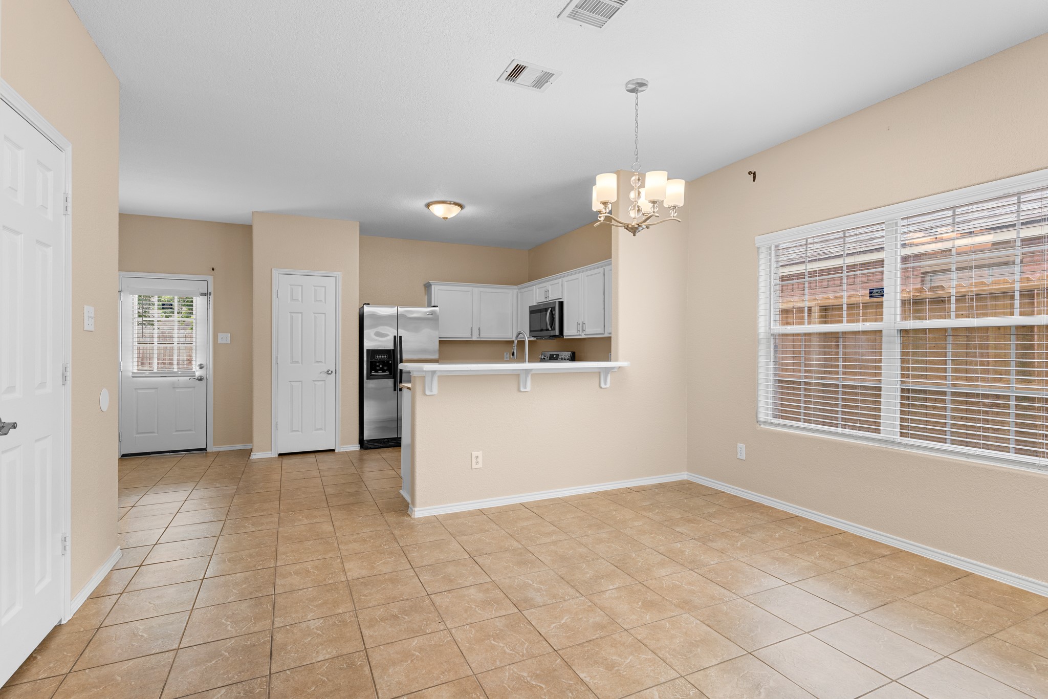 6238 Cottage Pines Drive Property Photo 4