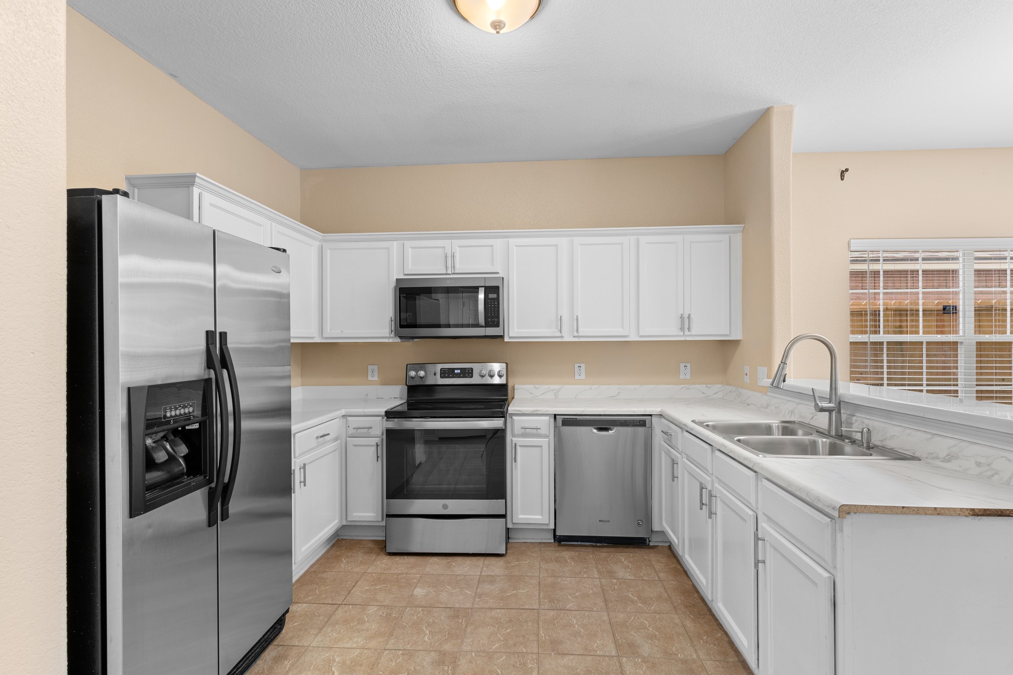 6238 Cottage Pines Drive Property Photo 6