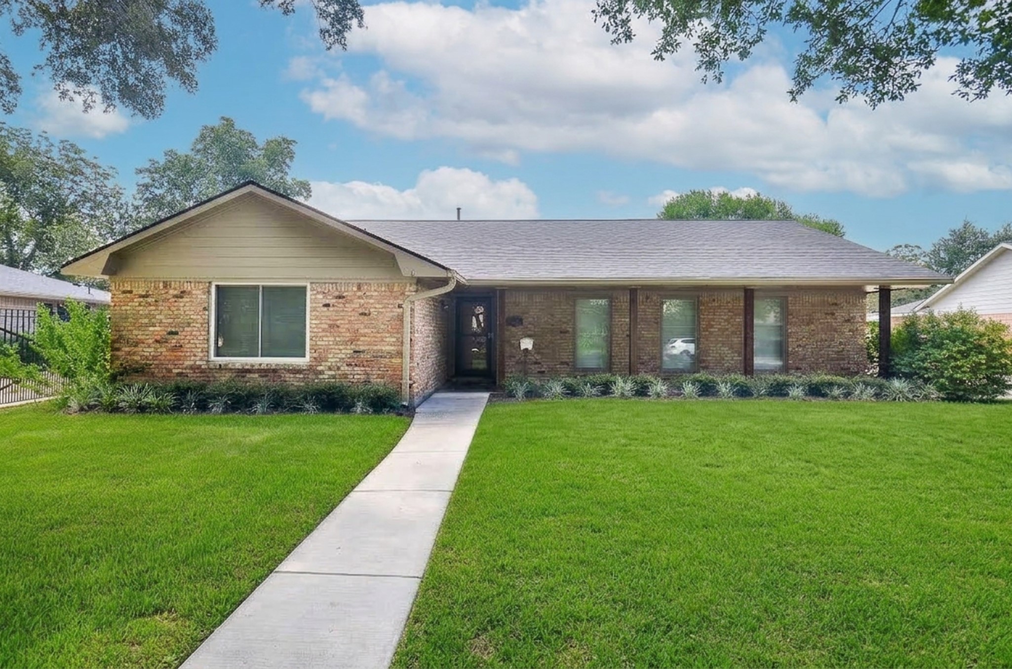 5127 Hummingbird Street Property Photo 1