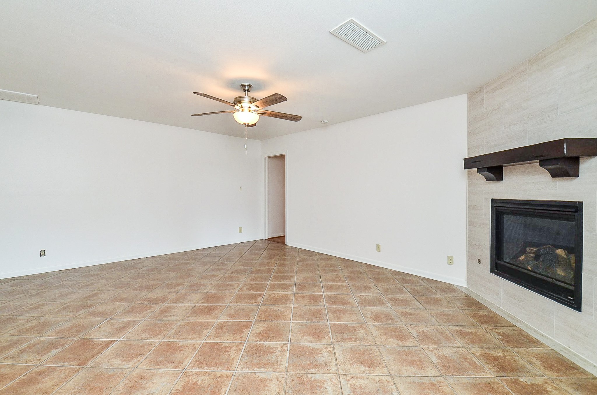 5127 Hummingbird Street Property Photo 9