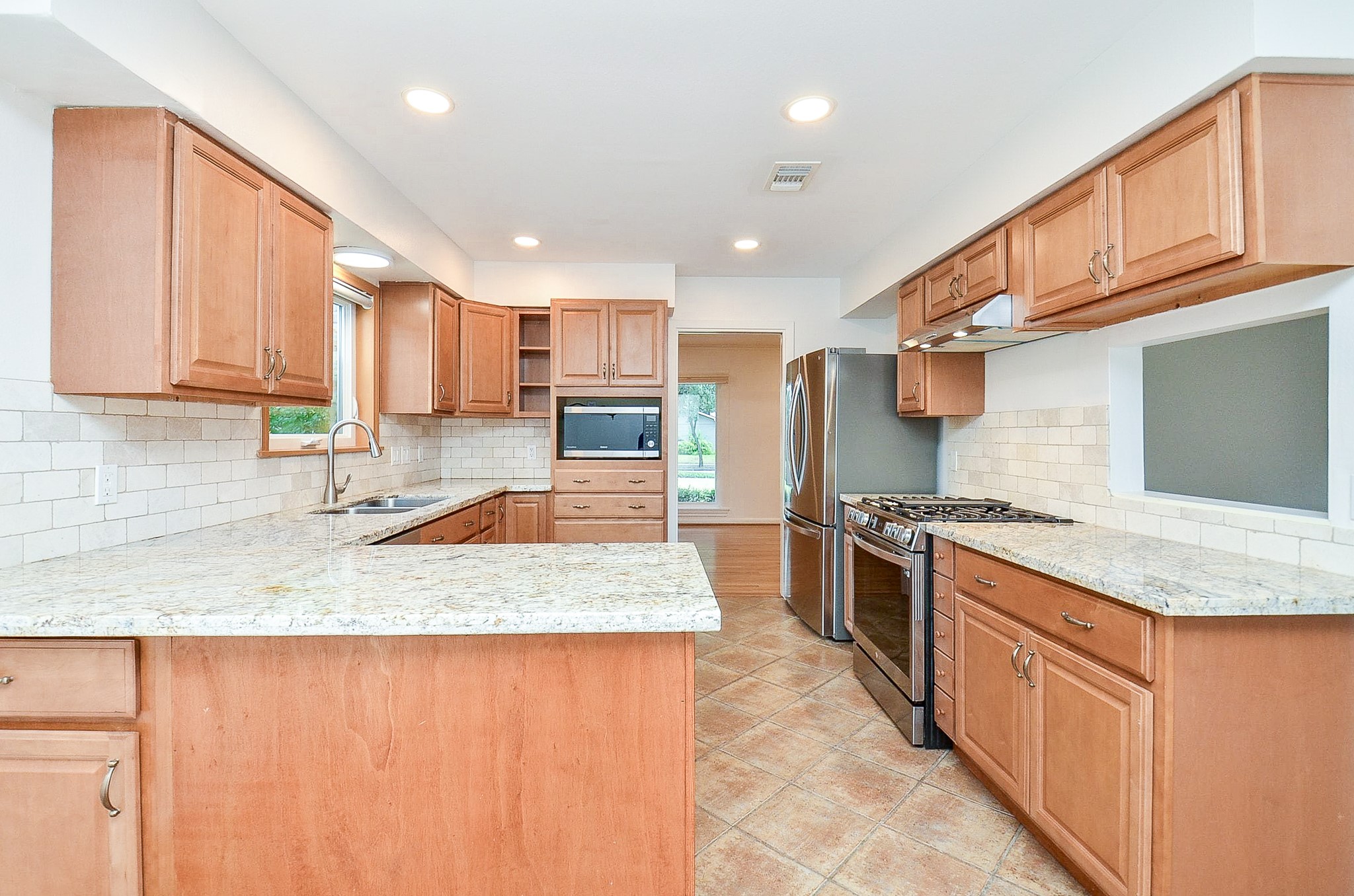 5127 Hummingbird Street Property Photo 12