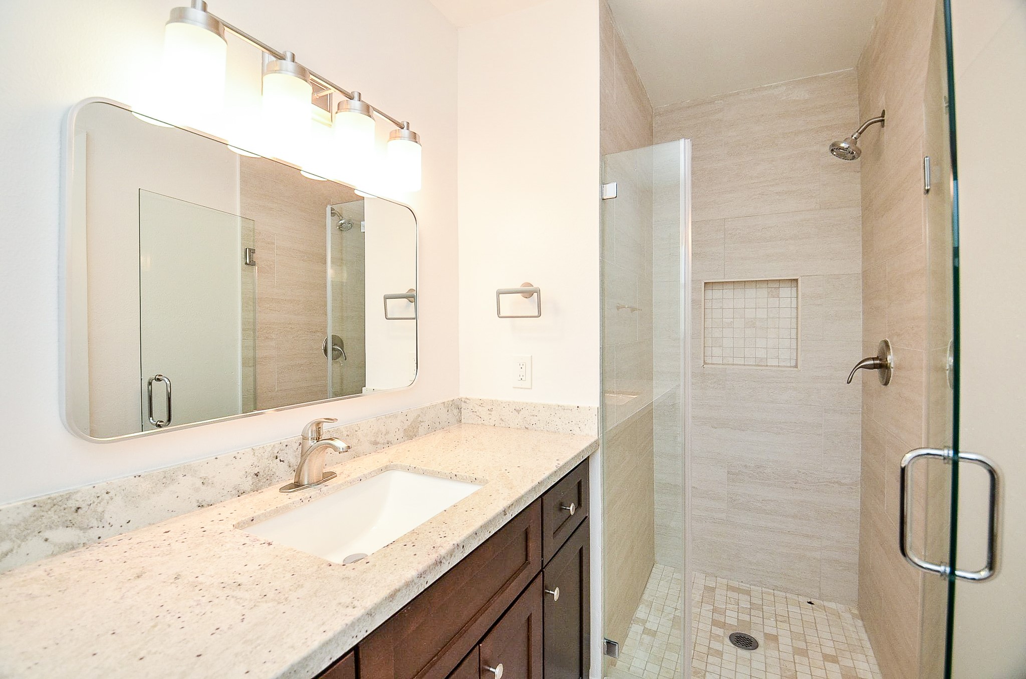 5127 Hummingbird Street Property Photo 19