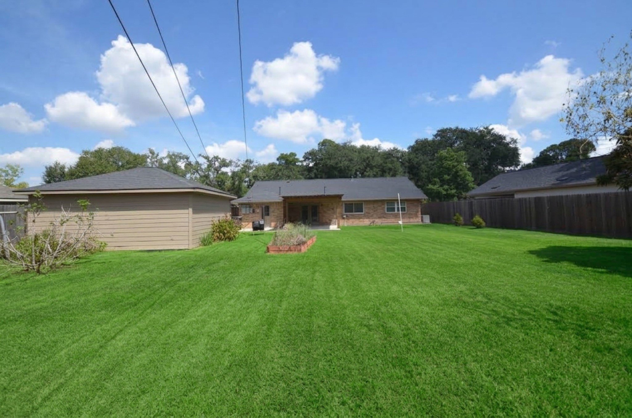 5127 Hummingbird Street Property Photo 28