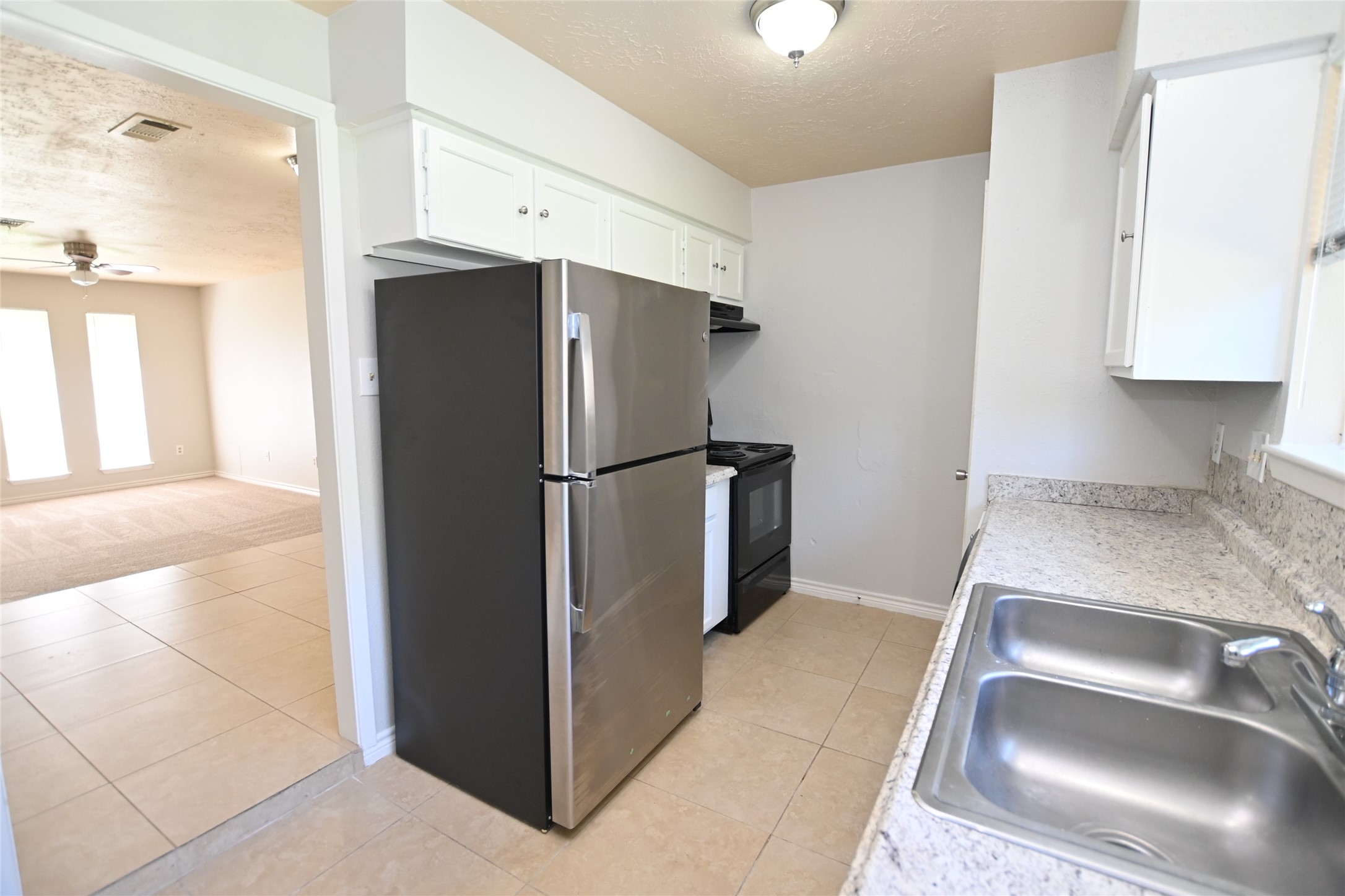 4615 Fitzwater Drive Property Photo 9