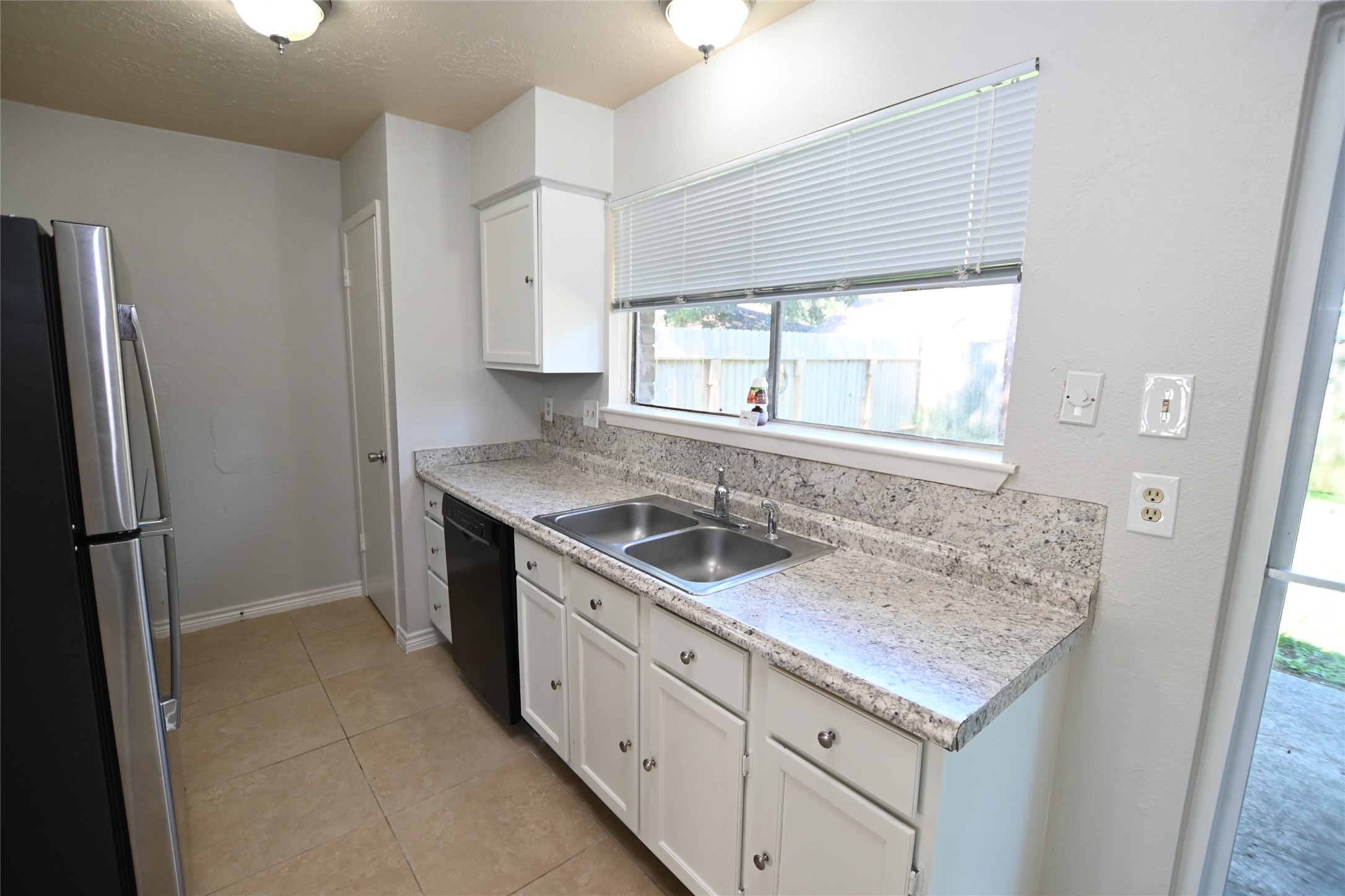 4615 Fitzwater Drive Property Photo 10