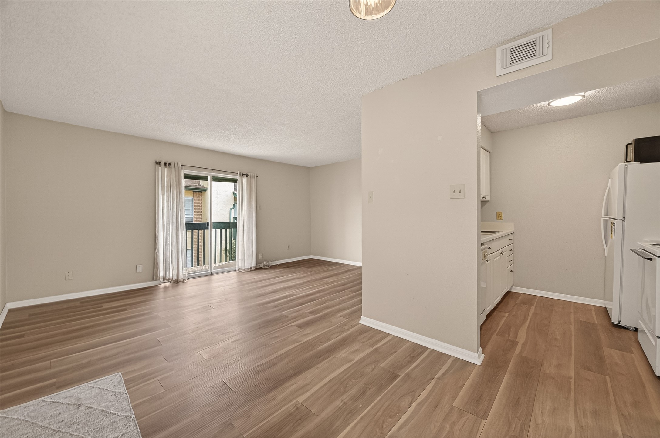 1516 Bay Area Boulevard H10 Property Photo 1