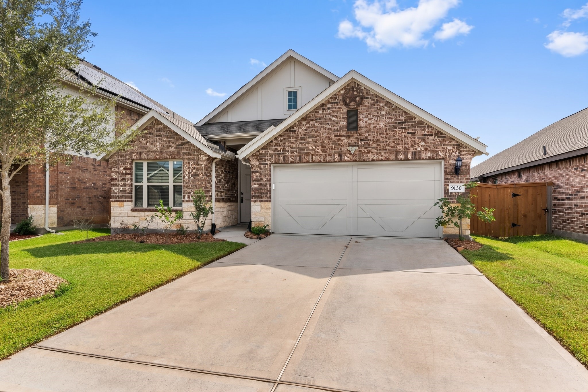 8126 Vida Costa Drive Property Photo 1