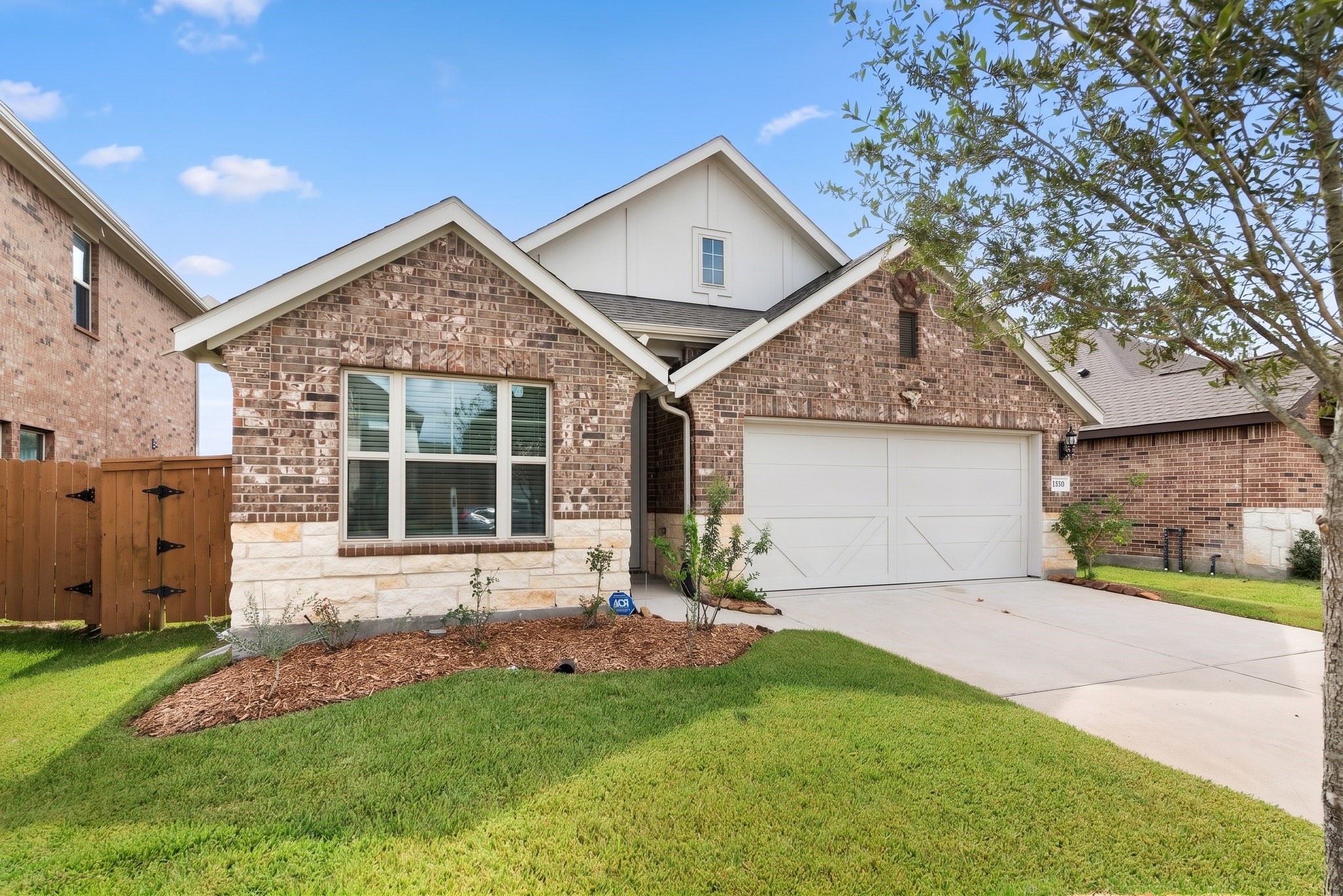 8126 Vida Costa Drive Property Photo 2