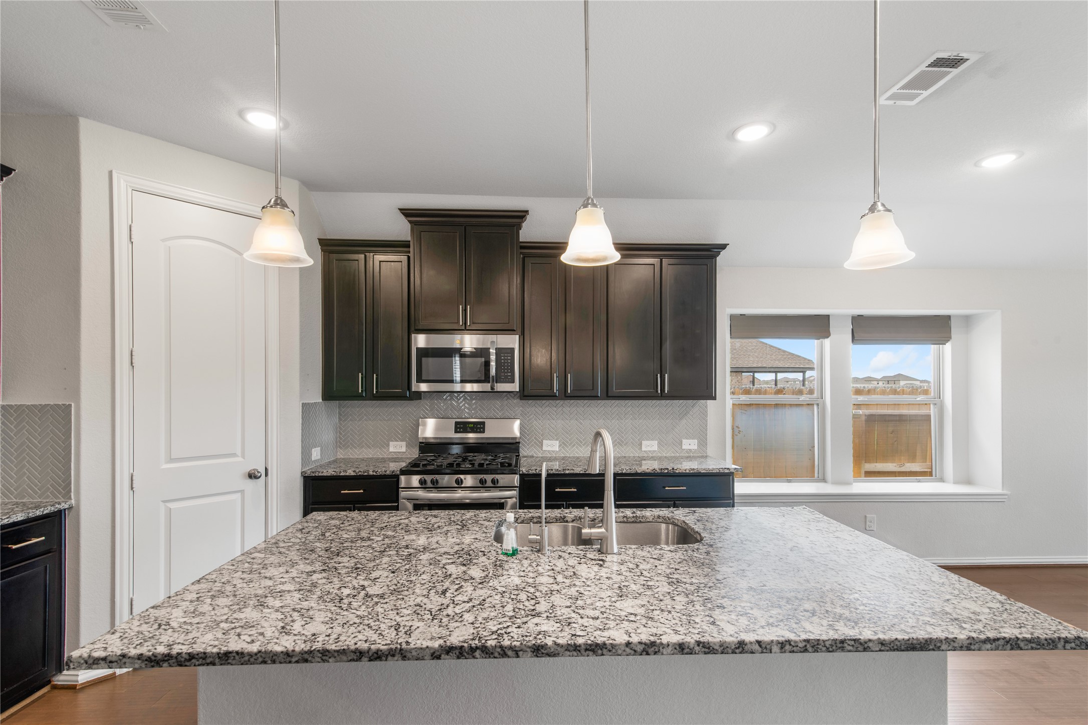 8126 Vida Costa Drive Property Photo 12