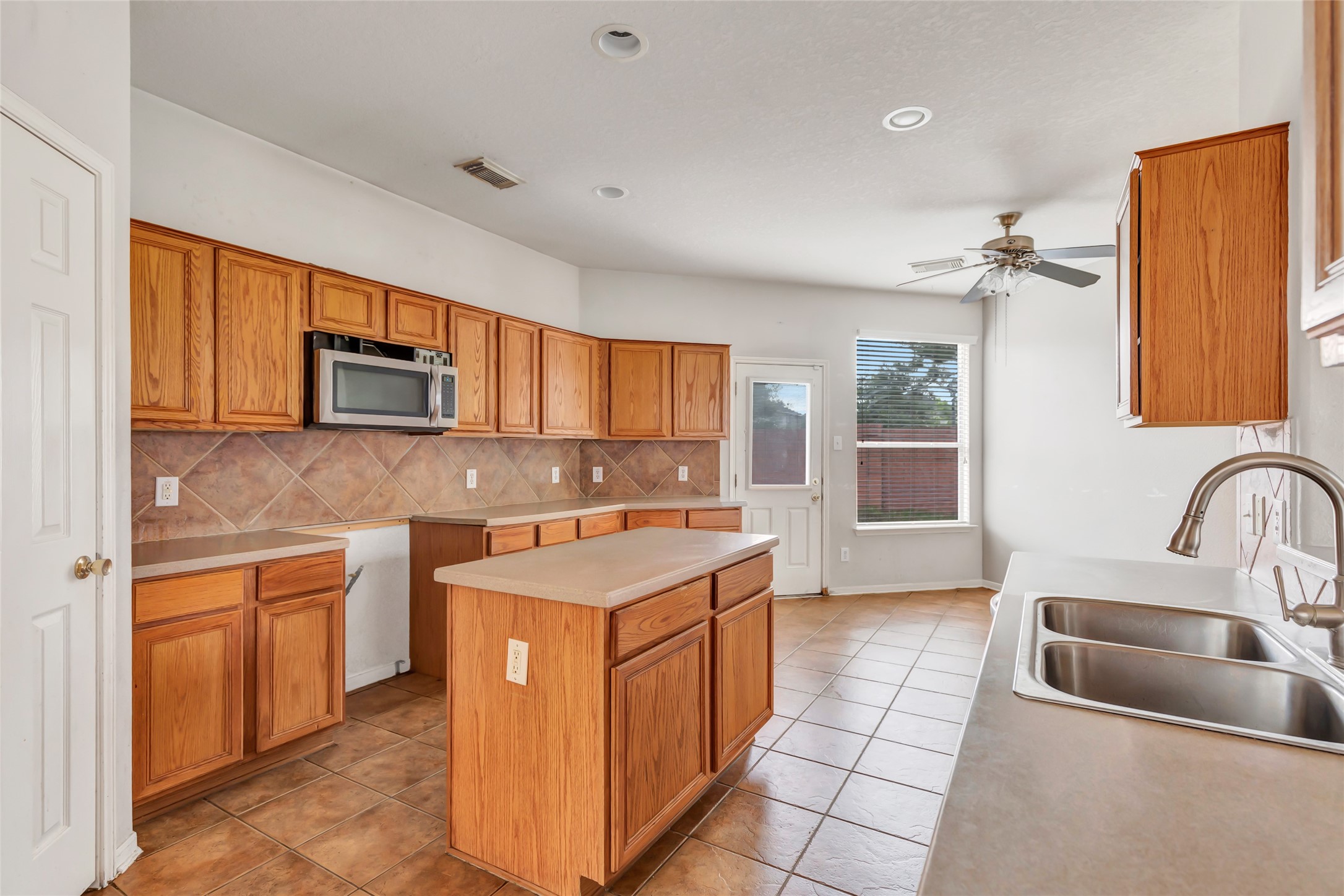 18203 Maple Arbor Court Property Photo 11