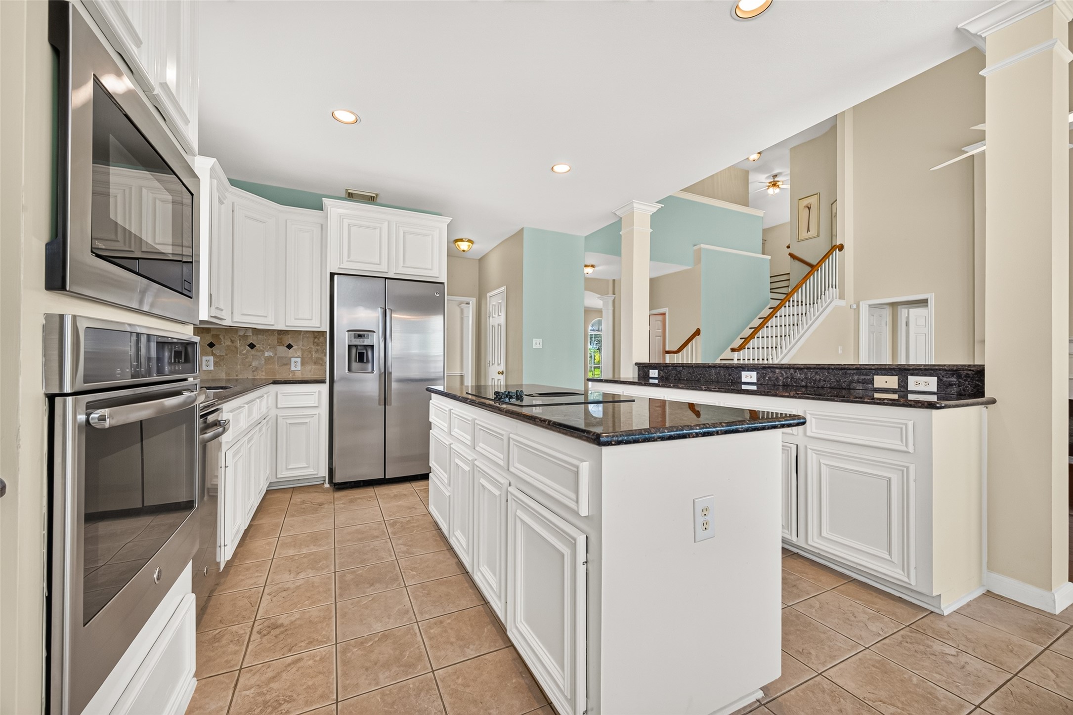 1711 Emma Cove Court Property Photo 4