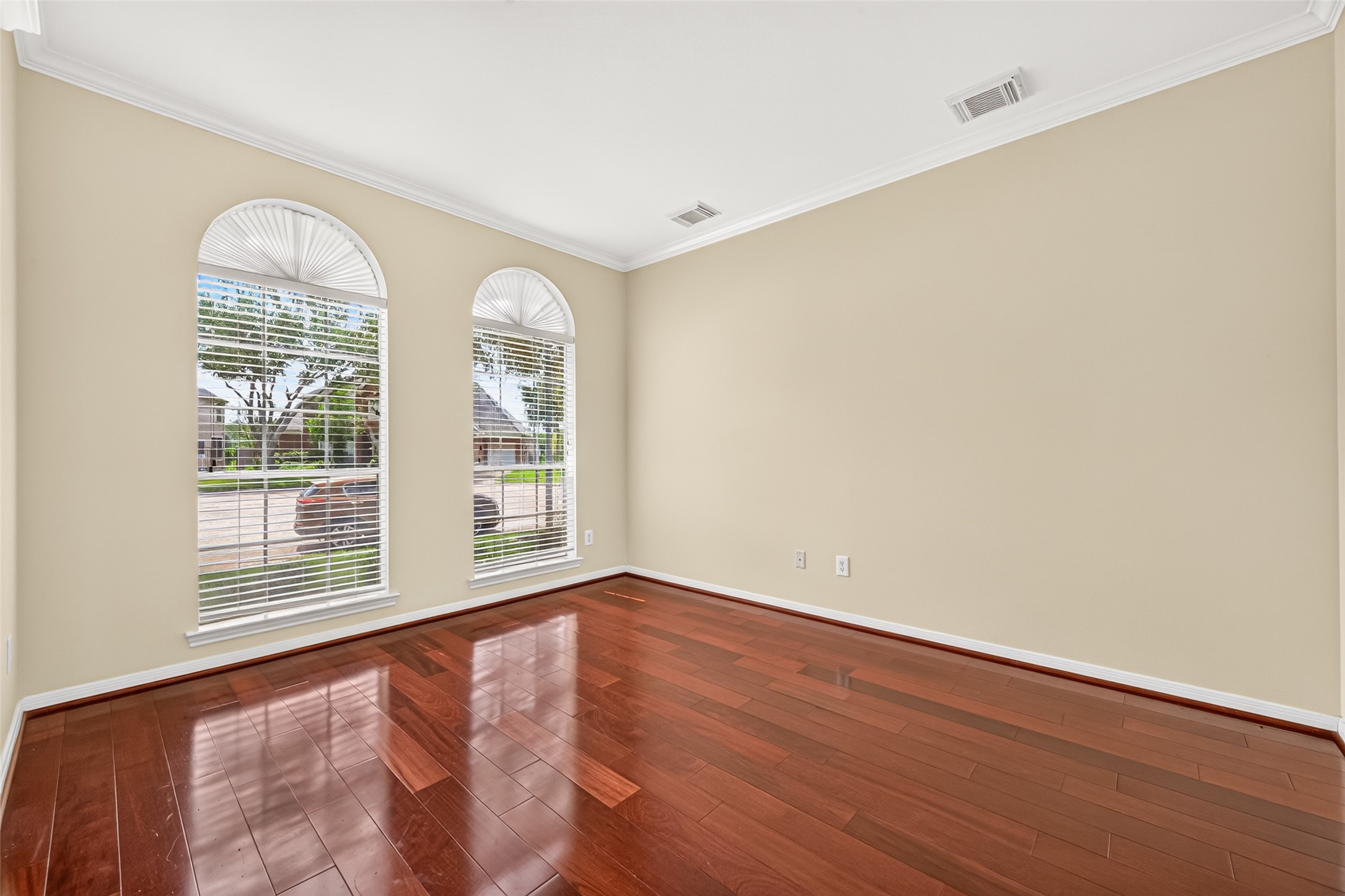 1711 Emma Cove Court Property Photo 6