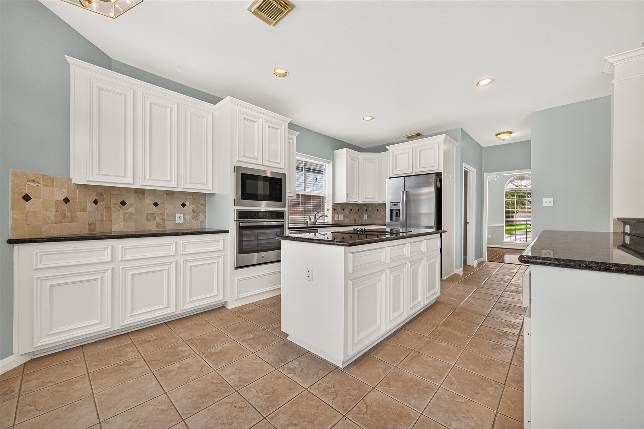 1711 Emma Cove Court Property Photo 20