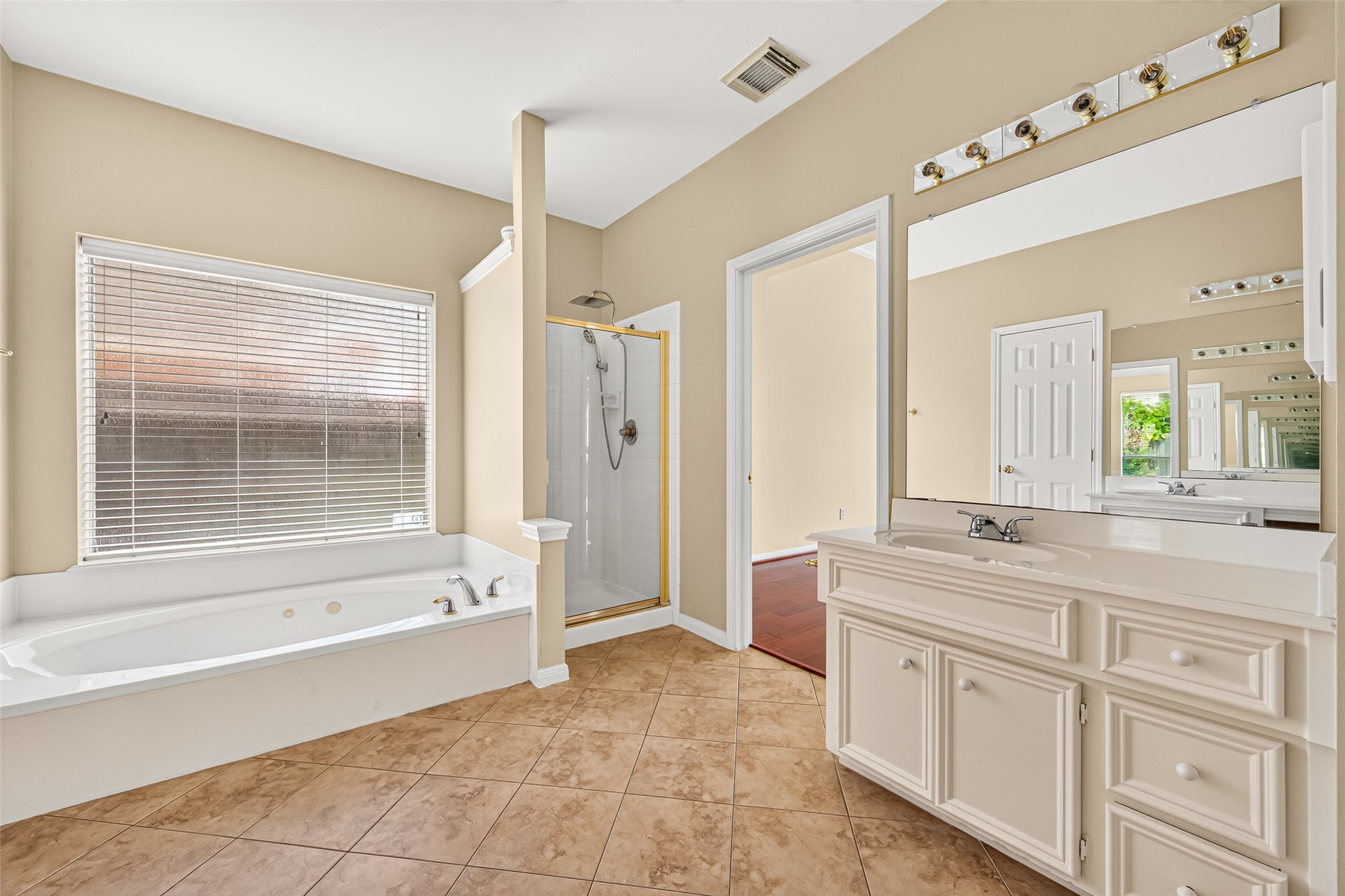 1711 Emma Cove Court Property Photo 30