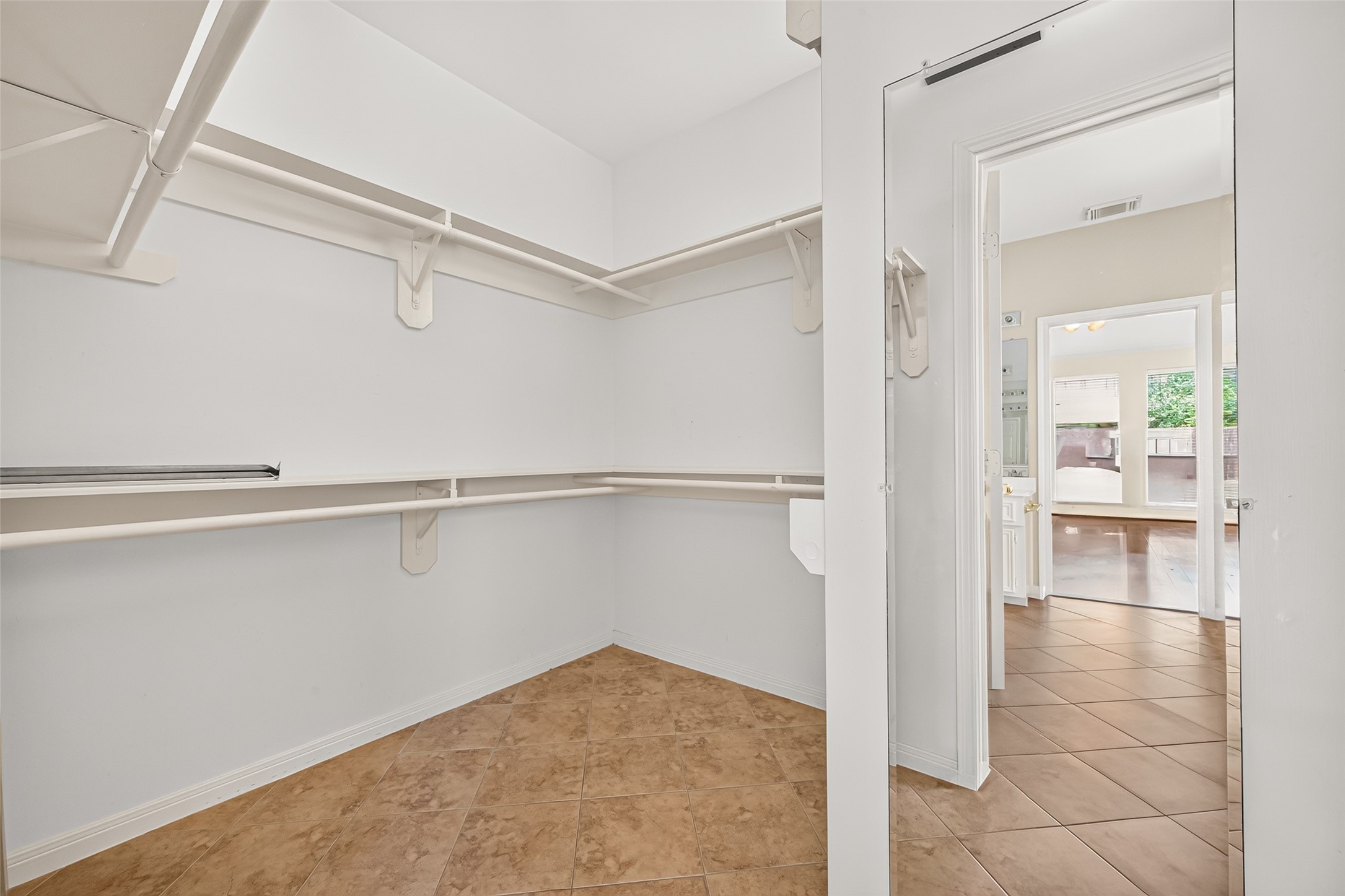 1711 Emma Cove Court Property Photo 31