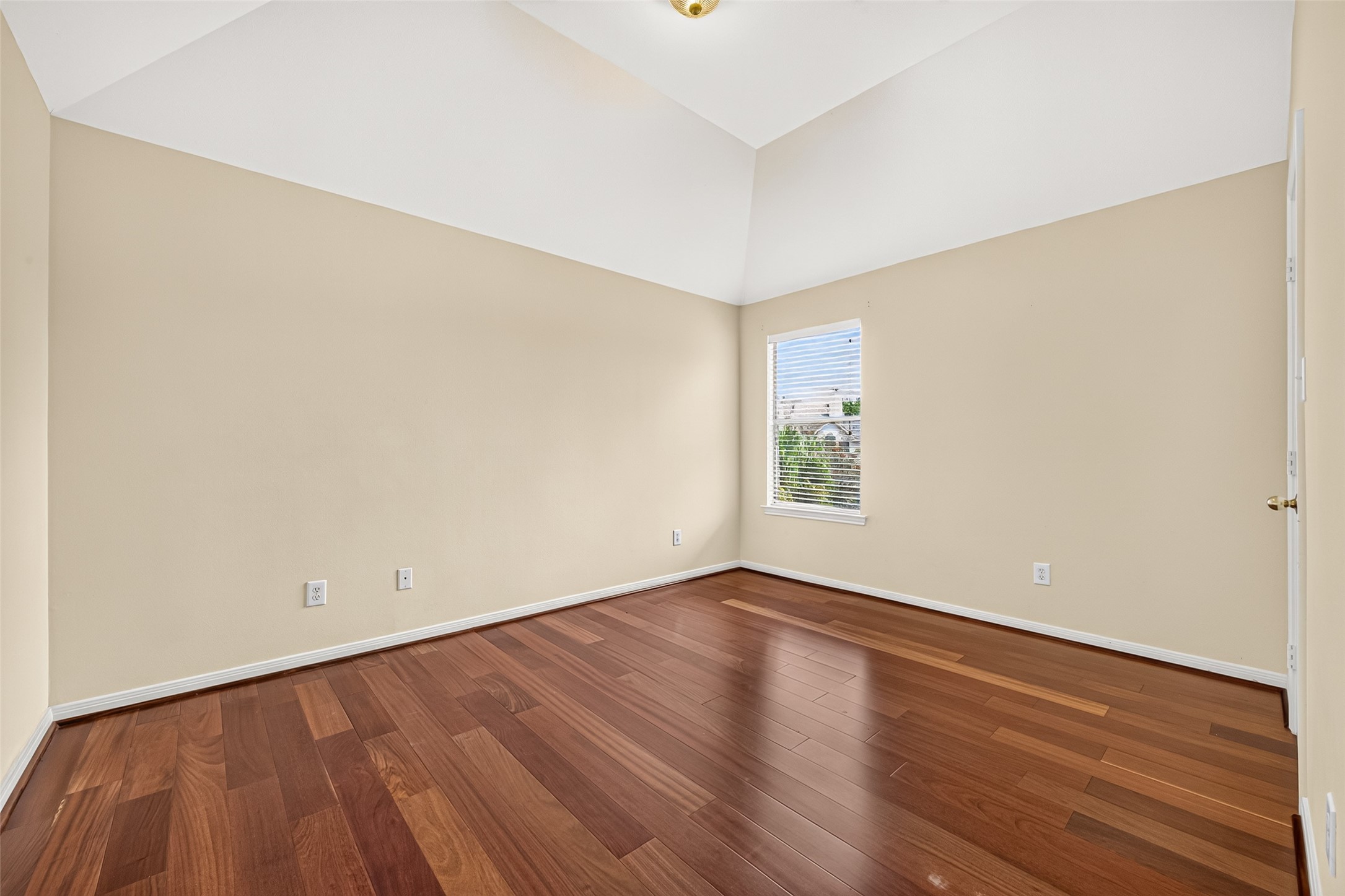 1711 Emma Cove Court Property Photo 38