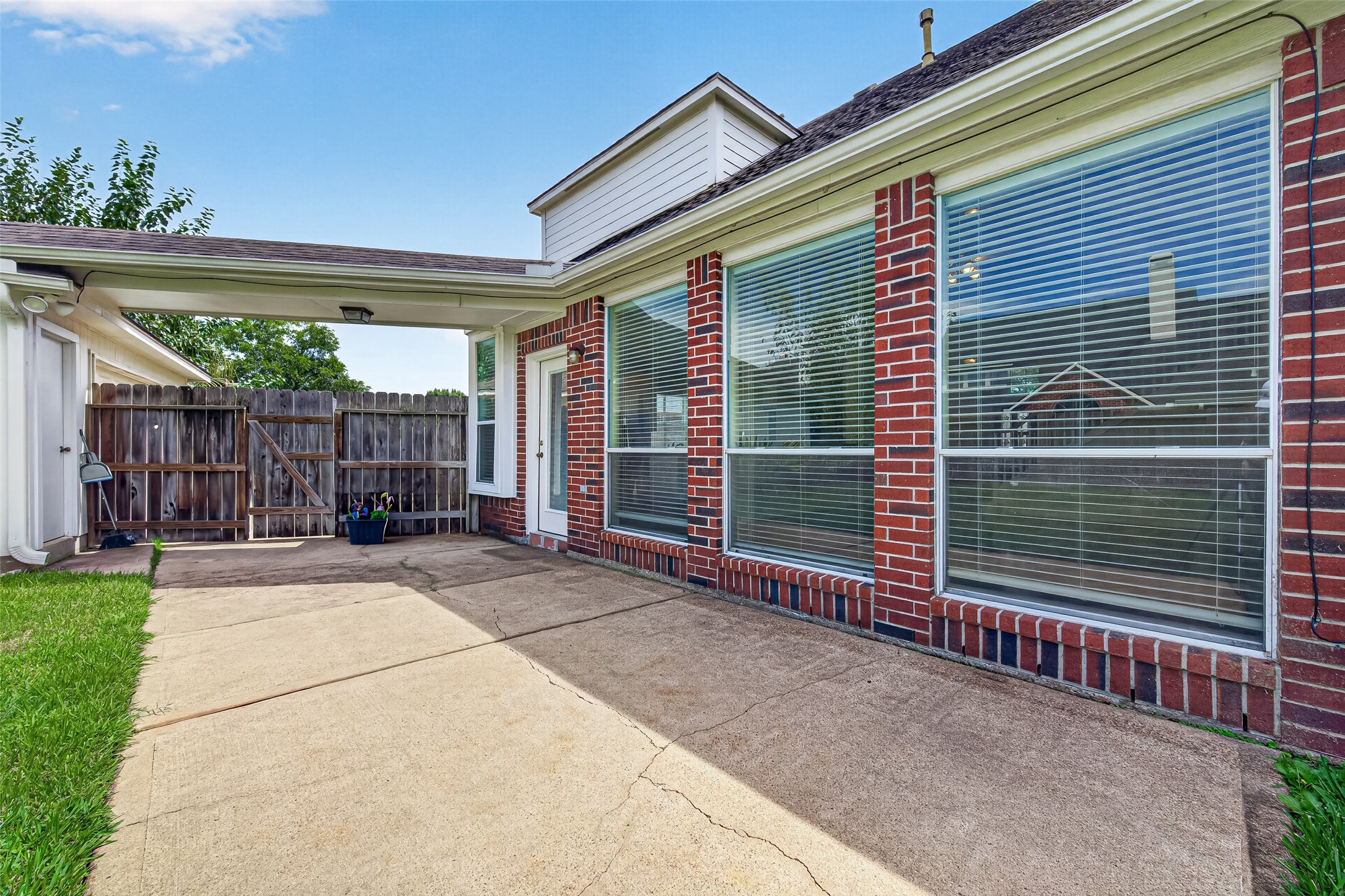 1711 Emma Cove Court Property Photo 44