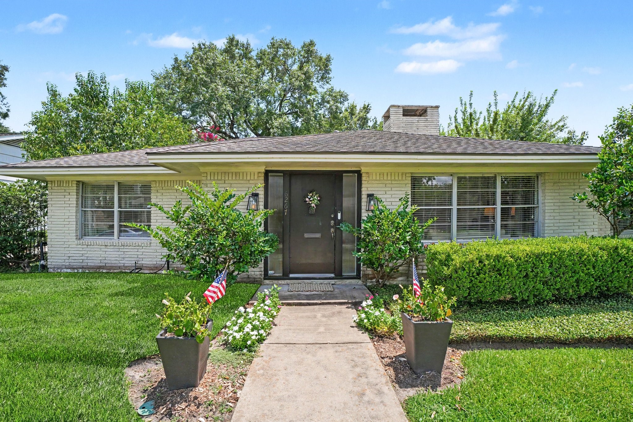 6267 Chevy Chase Drive Property Photo 3