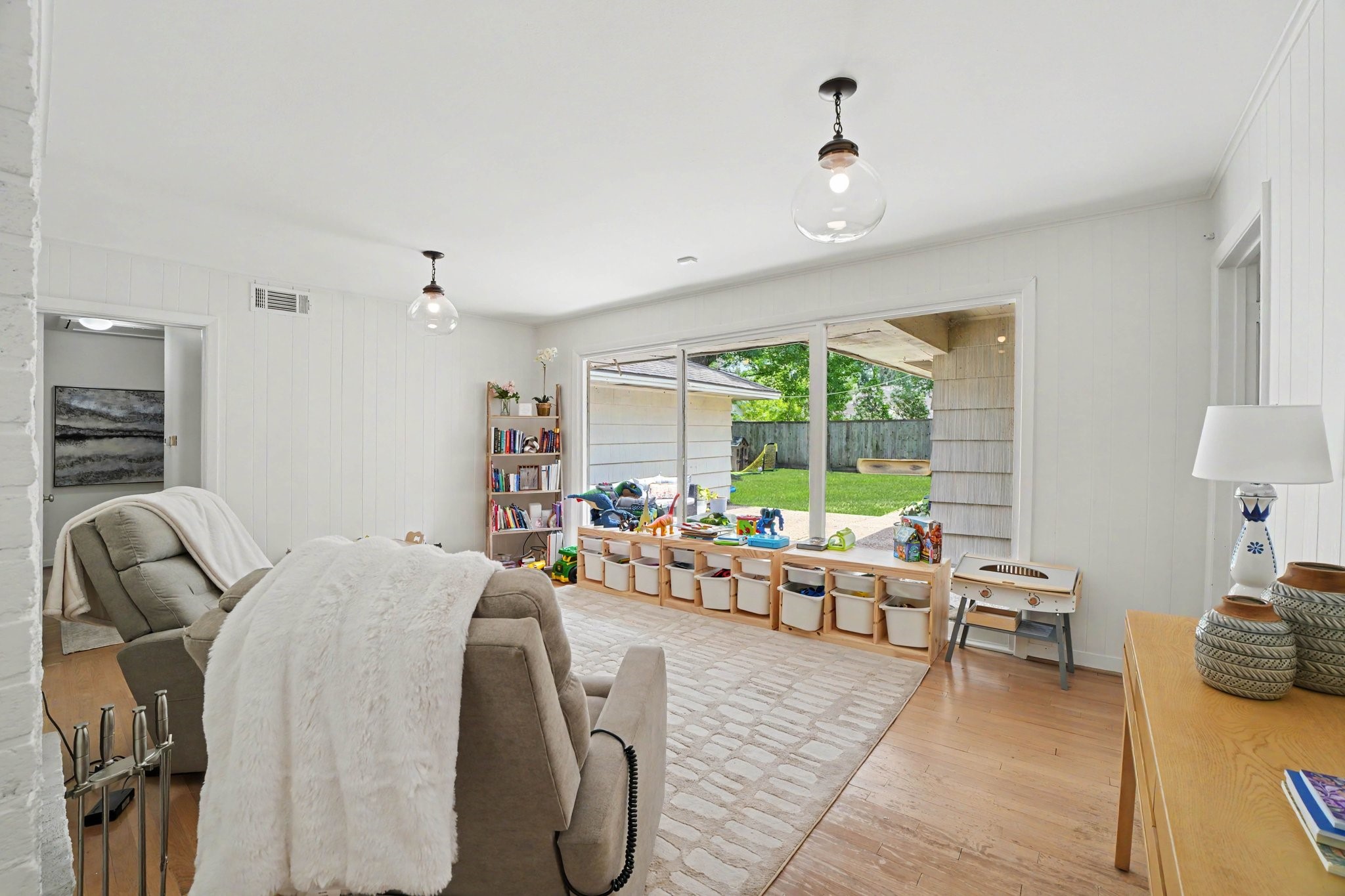 6267 Chevy Chase Drive Property Photo 7