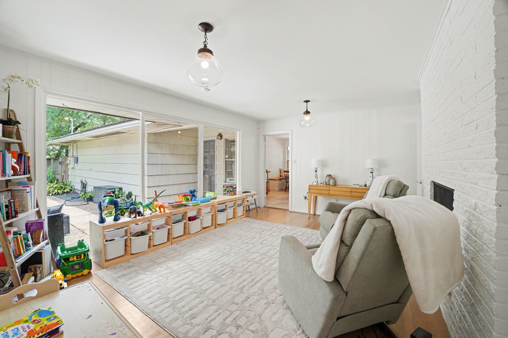 6267 Chevy Chase Drive Property Photo 8
