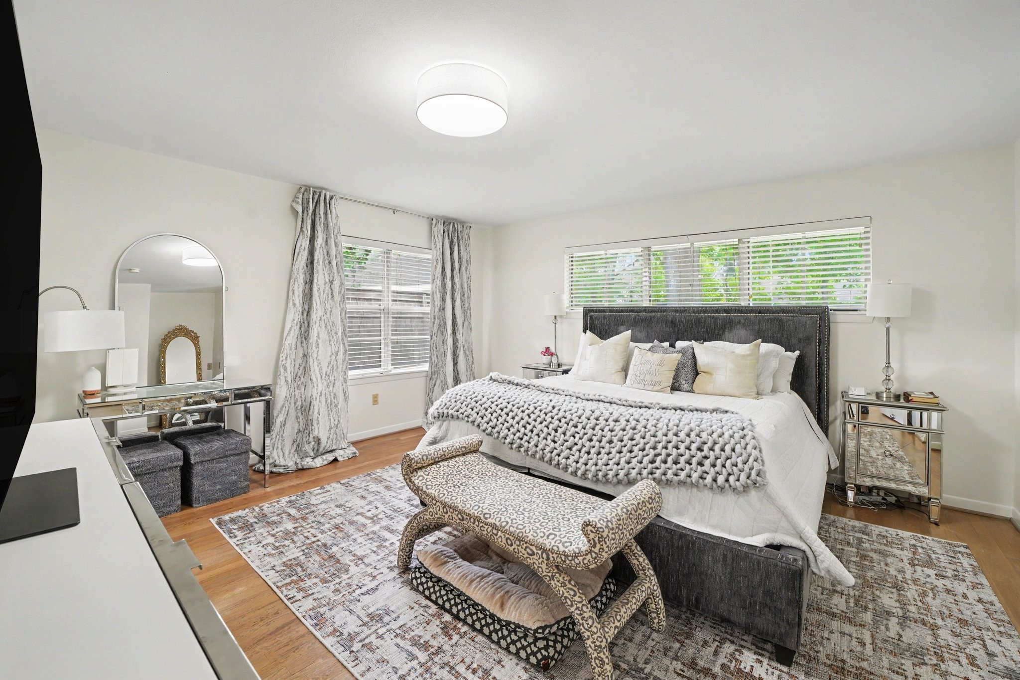 6267 Chevy Chase Drive Property Photo 14