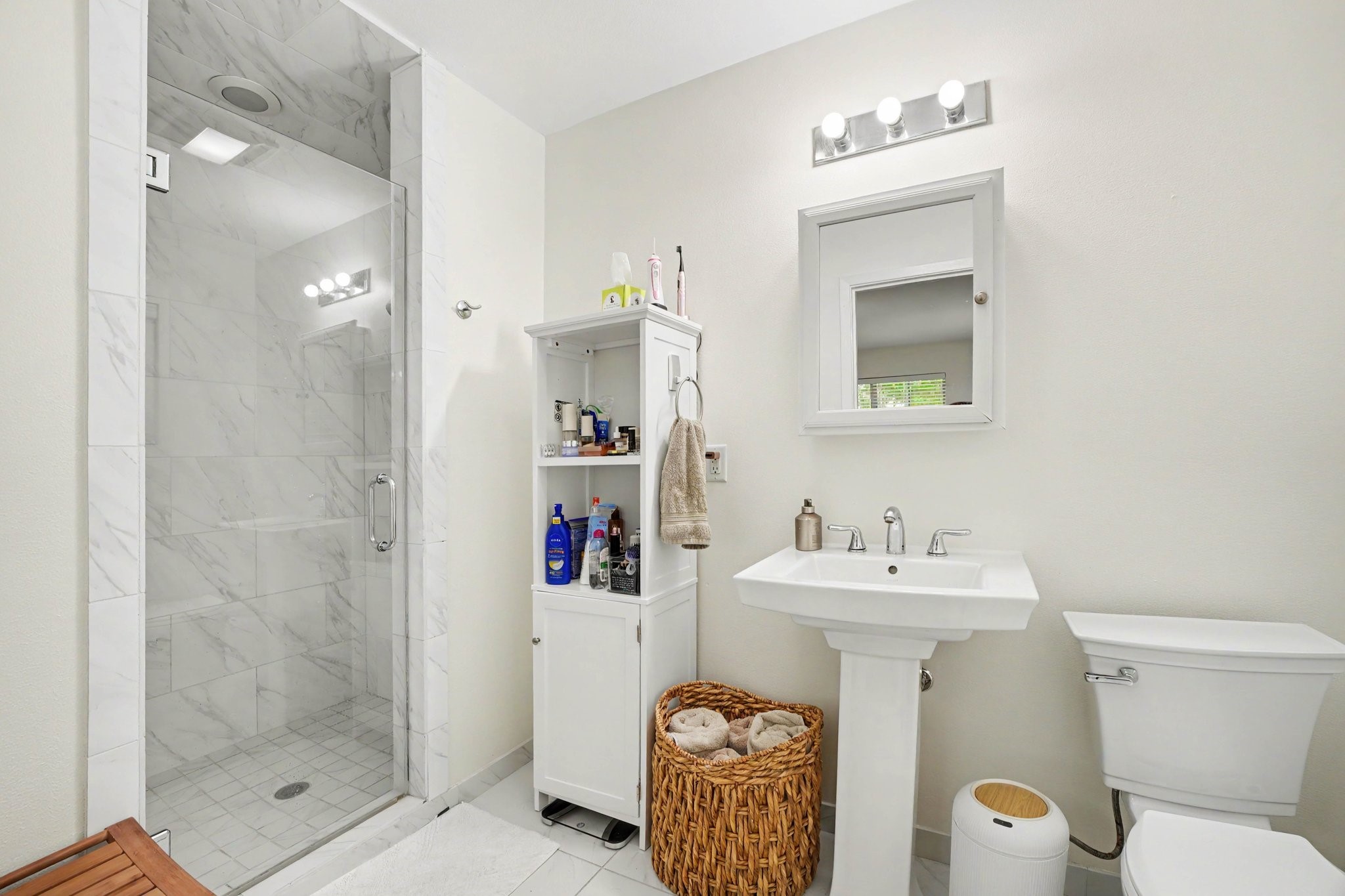 6267 Chevy Chase Drive Property Photo 18