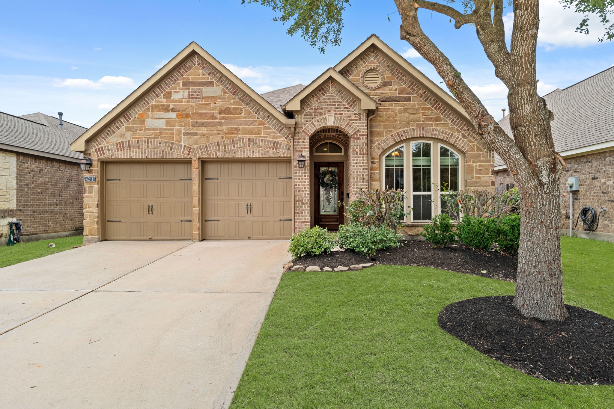 4211 Ponderosa Hills Lane Property Photo 1