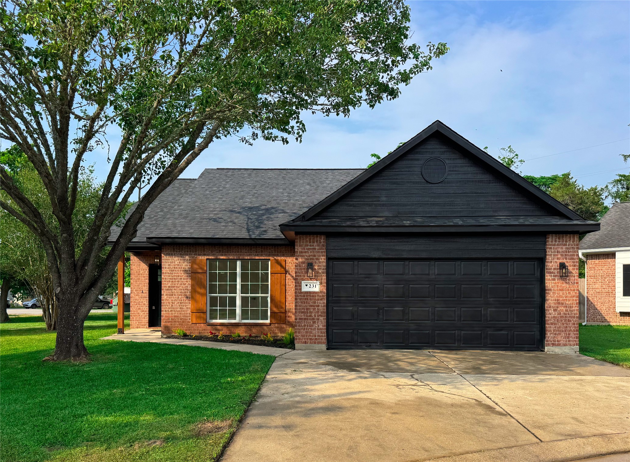 231 Elizabeth Lane