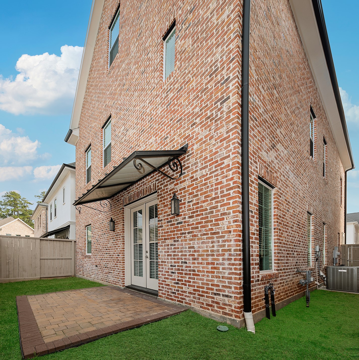 114 Sycamore Street Property Photo 22