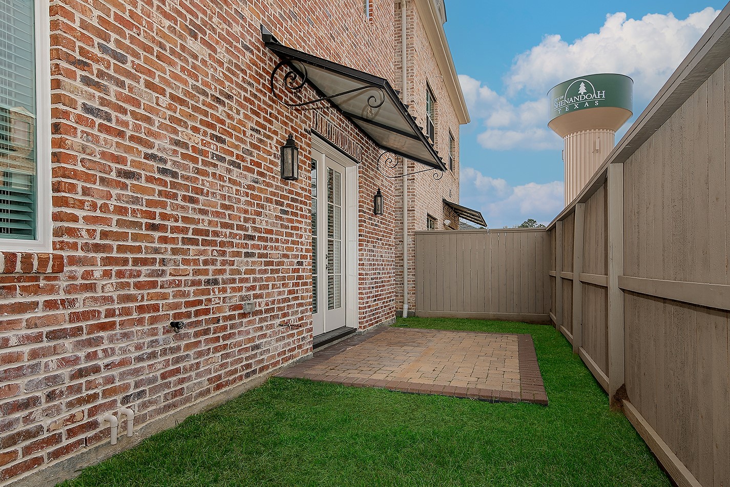 114 Sycamore Street Property Photo 23