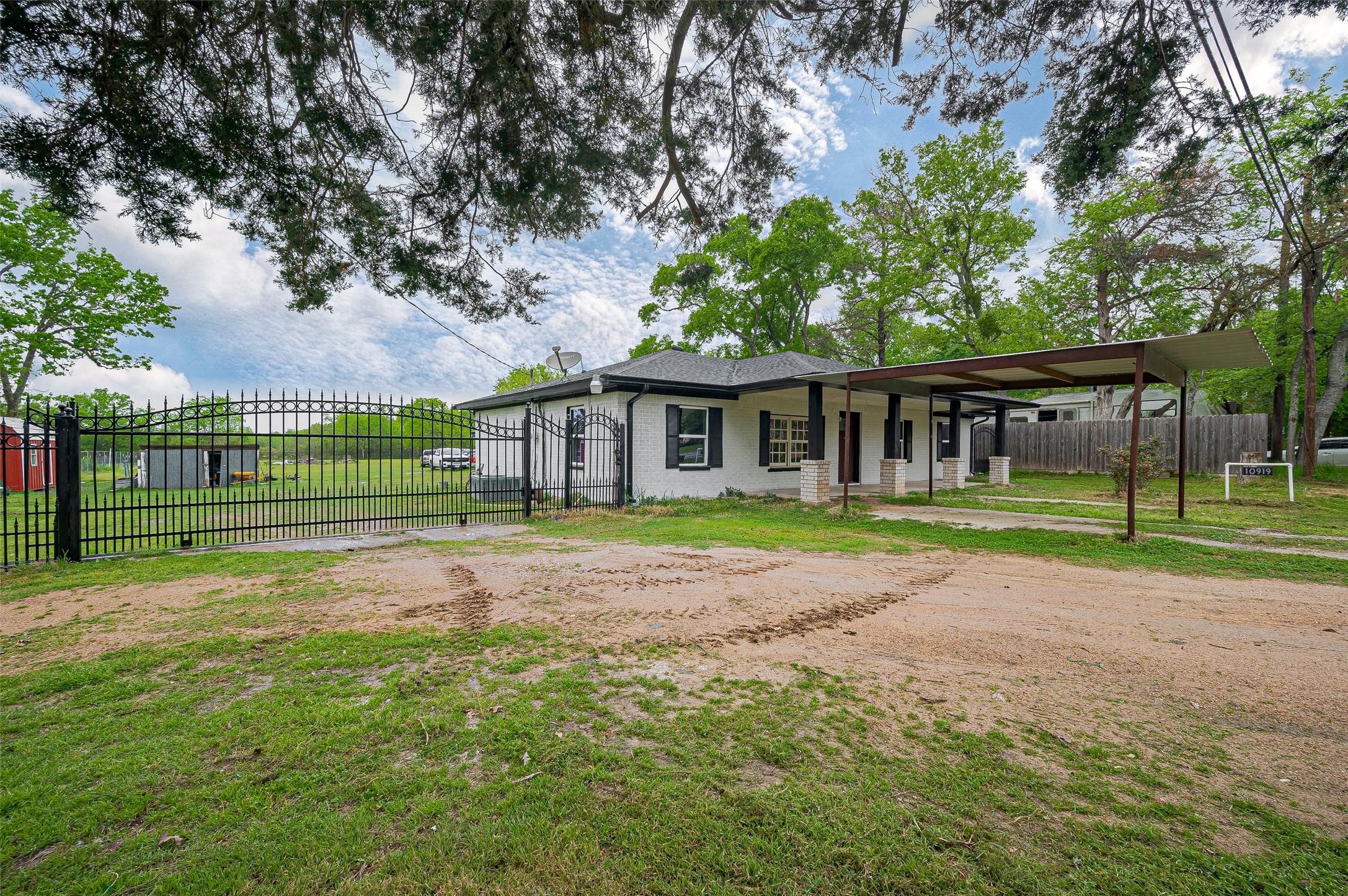 10919 Fm 1696 Road Property Photo