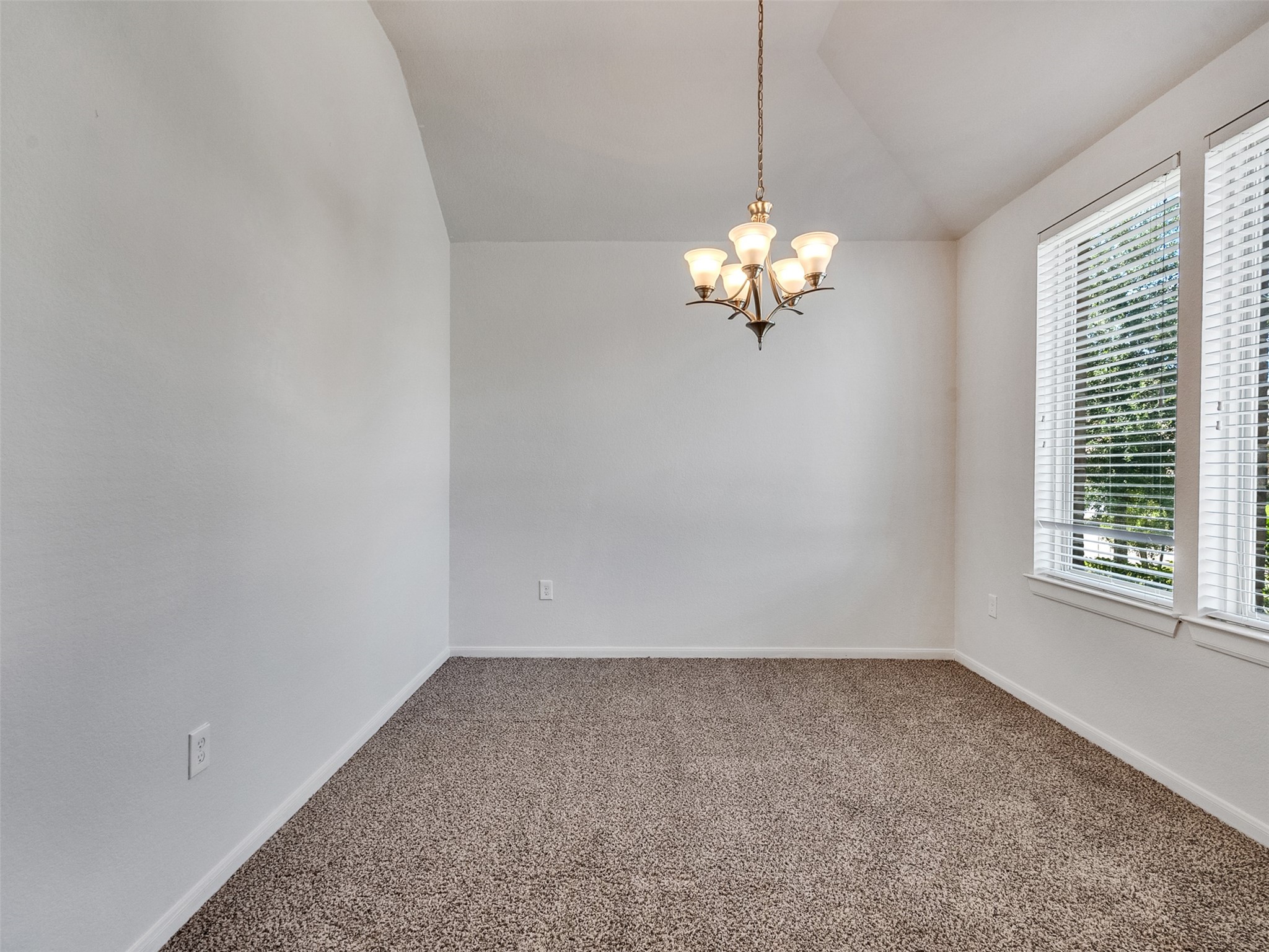 10026 Thicket Park Lane Property Photo 6