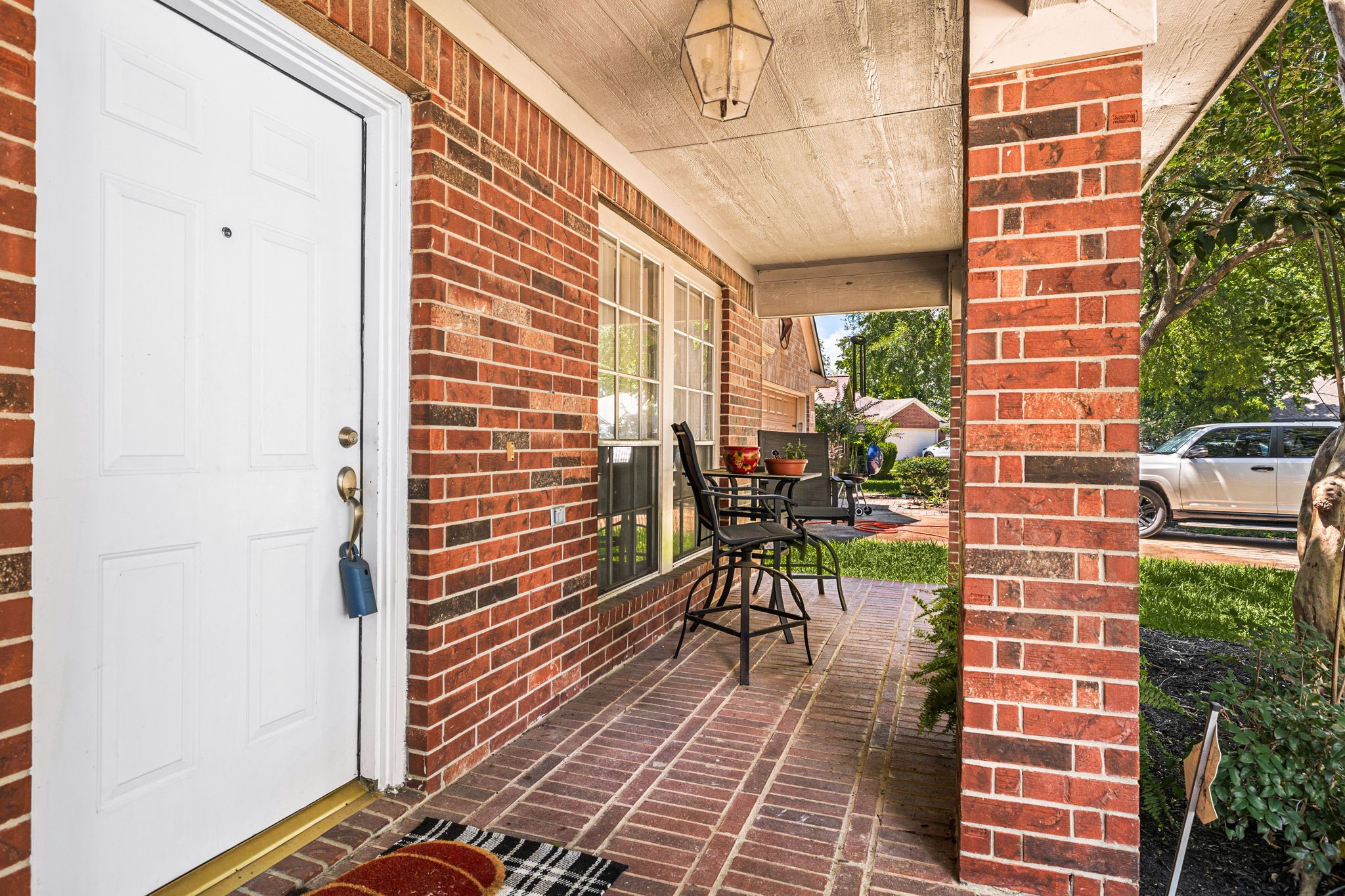 16818 Basewood Court Property Photo 5
