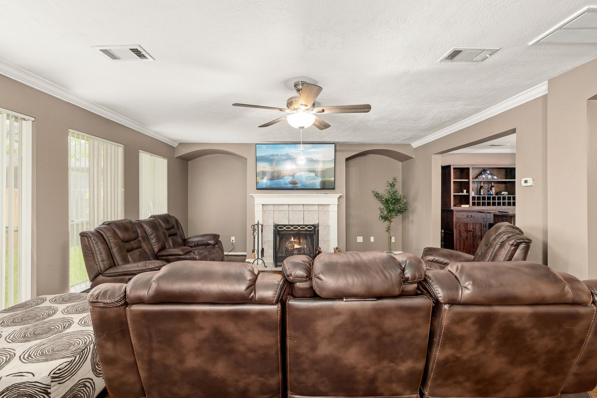 16818 Basewood Court Property Photo 8
