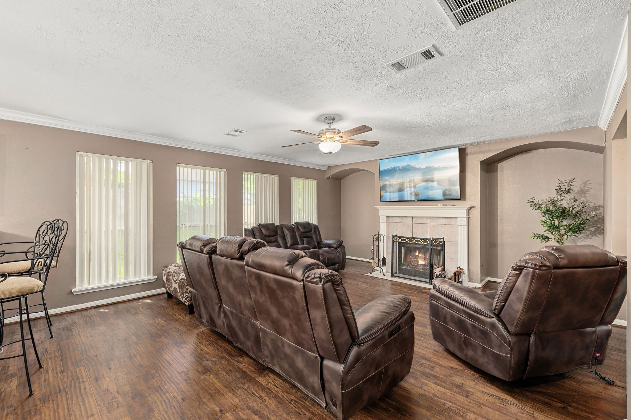 16818 Basewood Court Property Photo 9