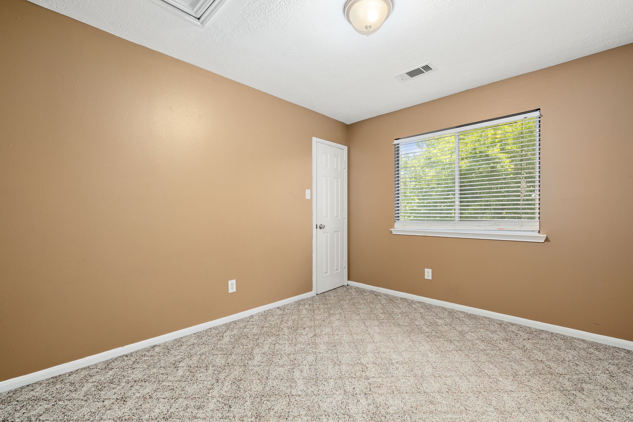 16818 Basewood Court Property Photo 25